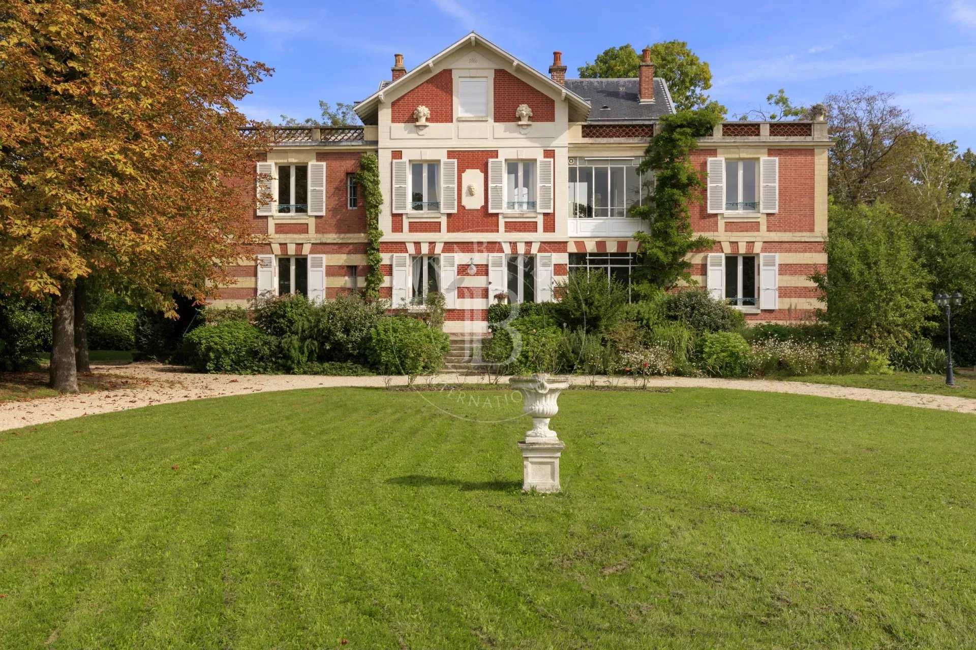 Propriété Le Vésinet  -  ref 83358197 (picture 1)