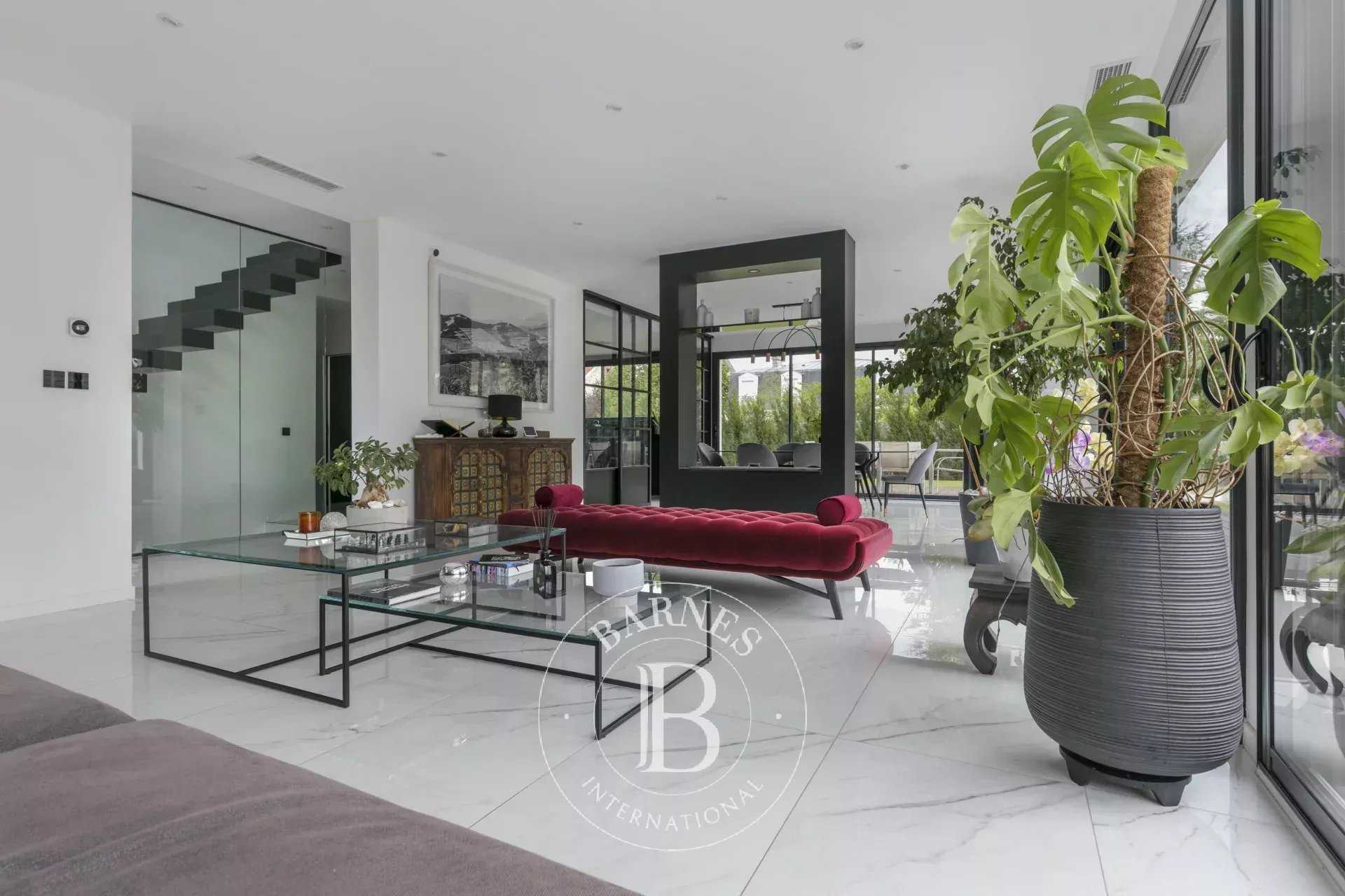 Villa Croissy-sur-Seine  -  ref 84425749 (picture 1)