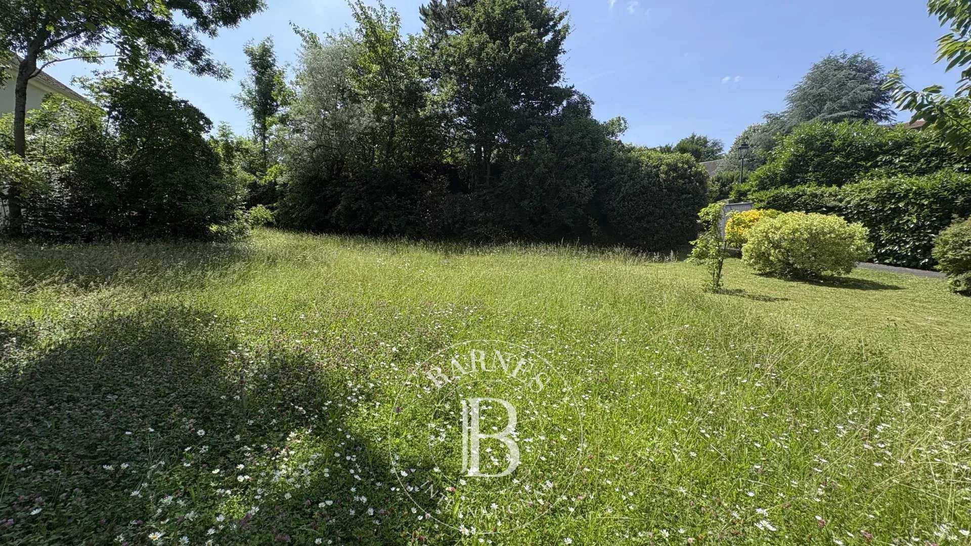 Building land Saint-Germain-en-Laye  -  ref 85993283 (picture 1)