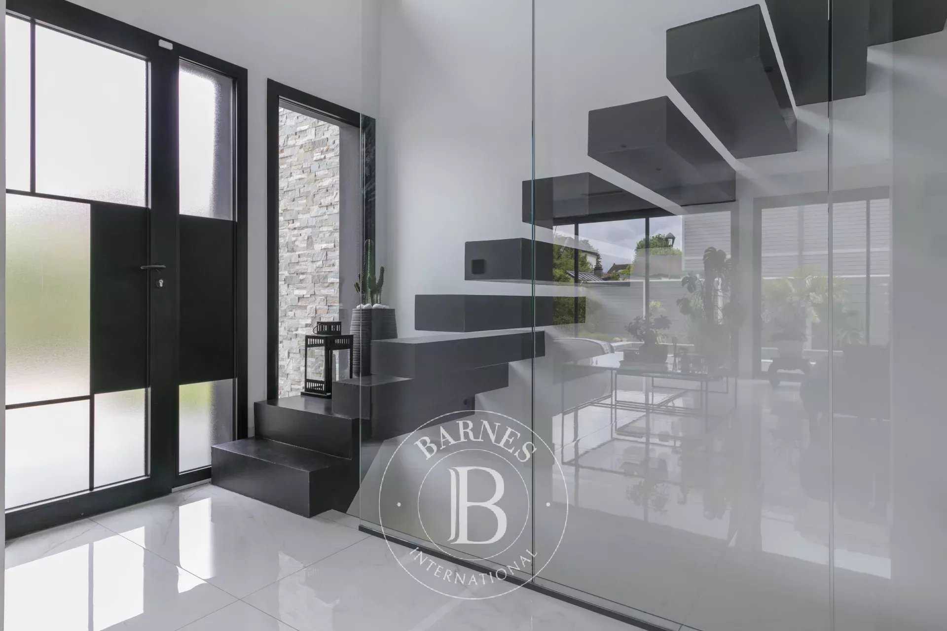 Villa Croissy-sur-Seine  -  ref 84425749 (picture 2)
