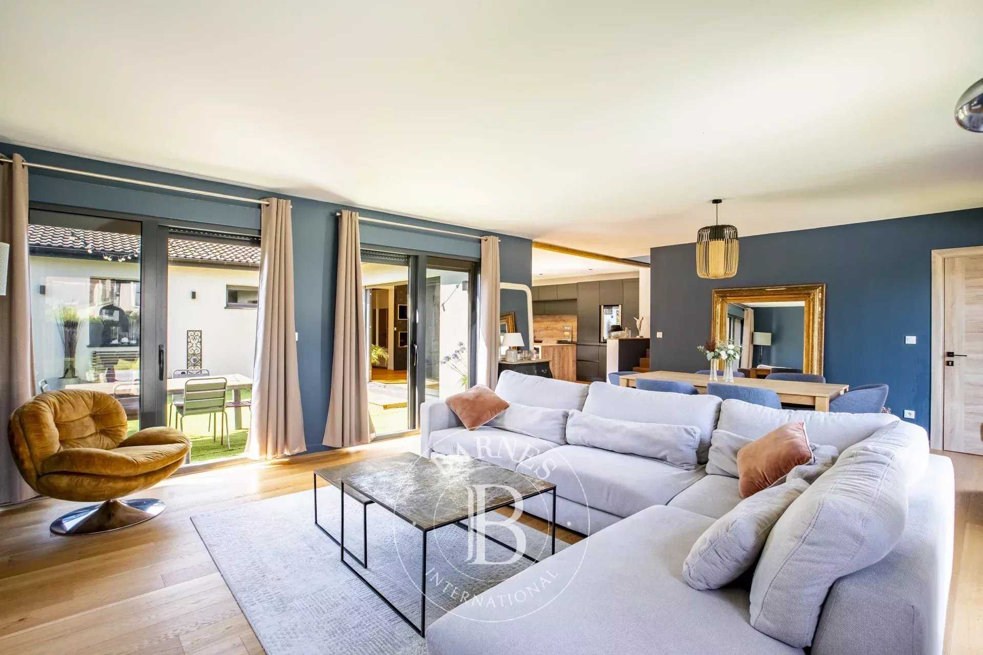House Croissy-sur-Seine  -  ref 85996341 (picture 2)