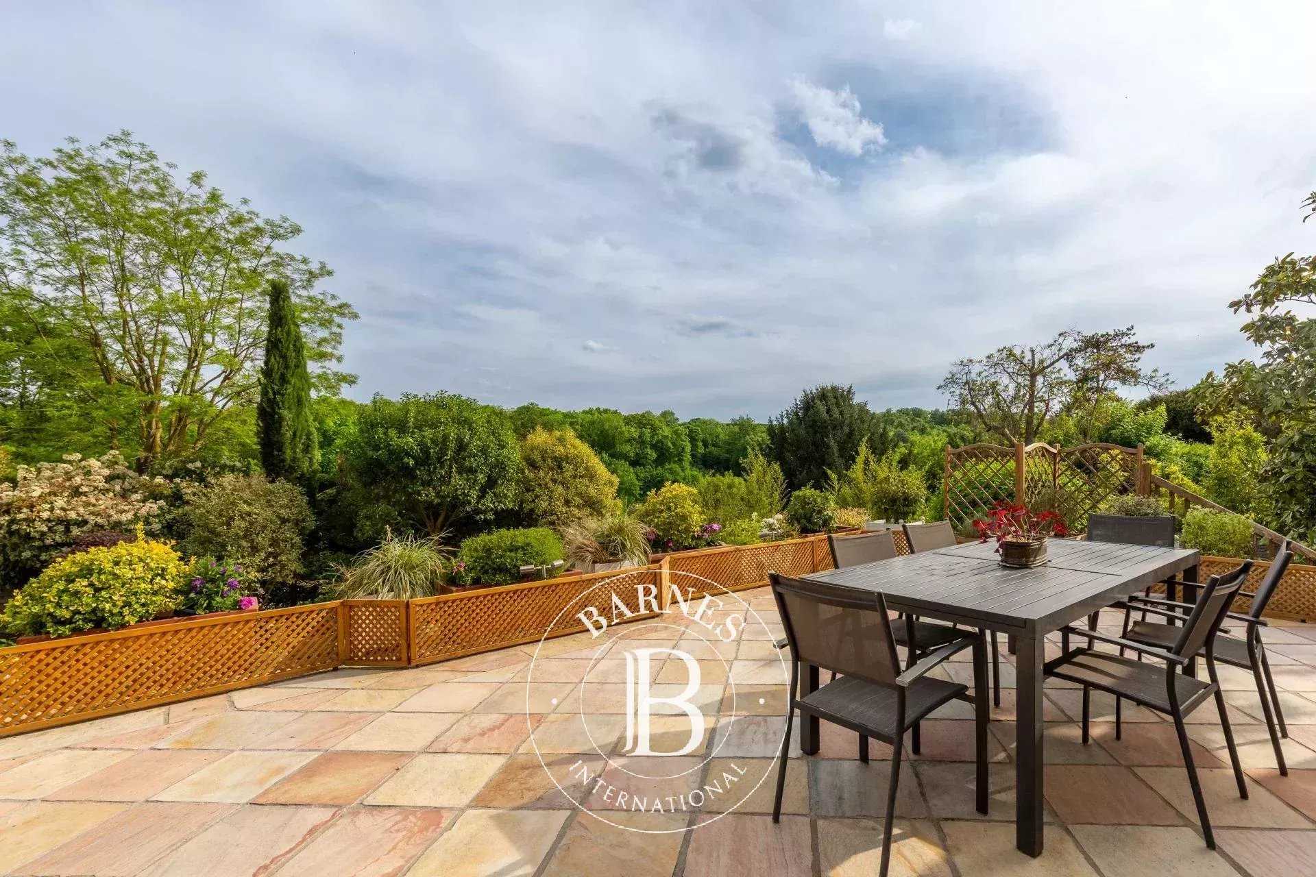 Casa Saint-Germain-en-Laye  -  ref 85891857 (picture 1)