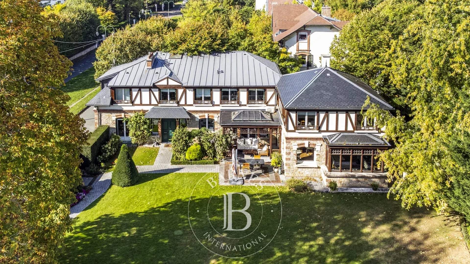 Le Vésinet  - Maison 8 Pi&egrave;ces 5 Chambres - picture 4