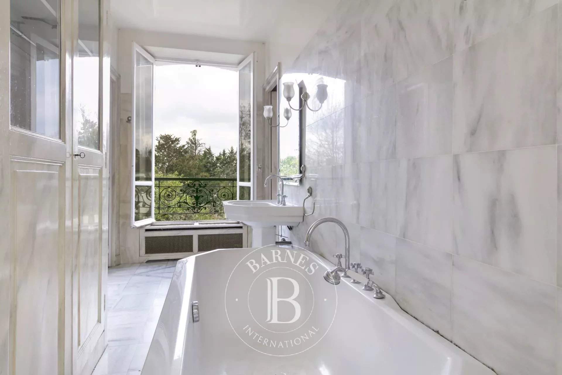 Chatou  - Hôtel particulier 10 Pi&egrave;ces 7 Chambres - picture 19