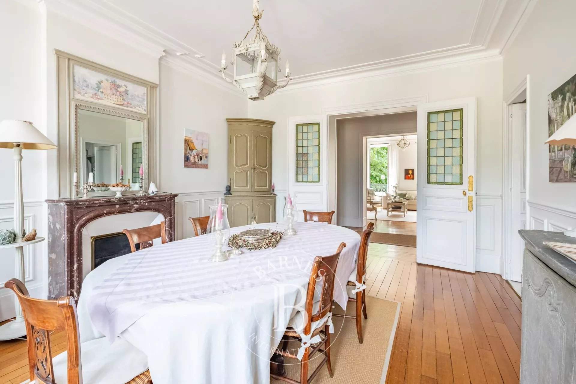 Saint-Germain-en-Laye  - Appartement 8 Pi&egrave;ces 3 Chambres - picture 9