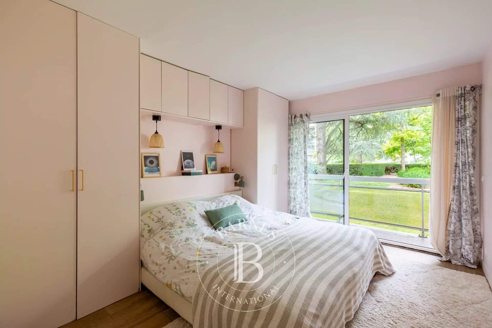 Saint-Germain-en-Laye  - Appartement 5 Pi&egrave;ces 3 Chambres - picture 9
