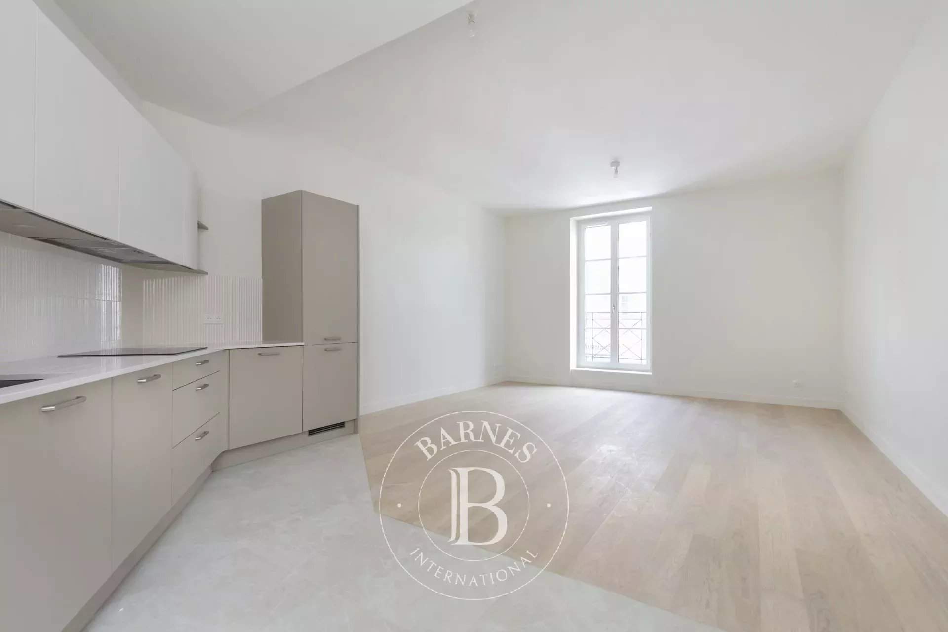 Saint-Germain-en-Laye  - Appartement 3 Pièces 2 Chambres - picture 3