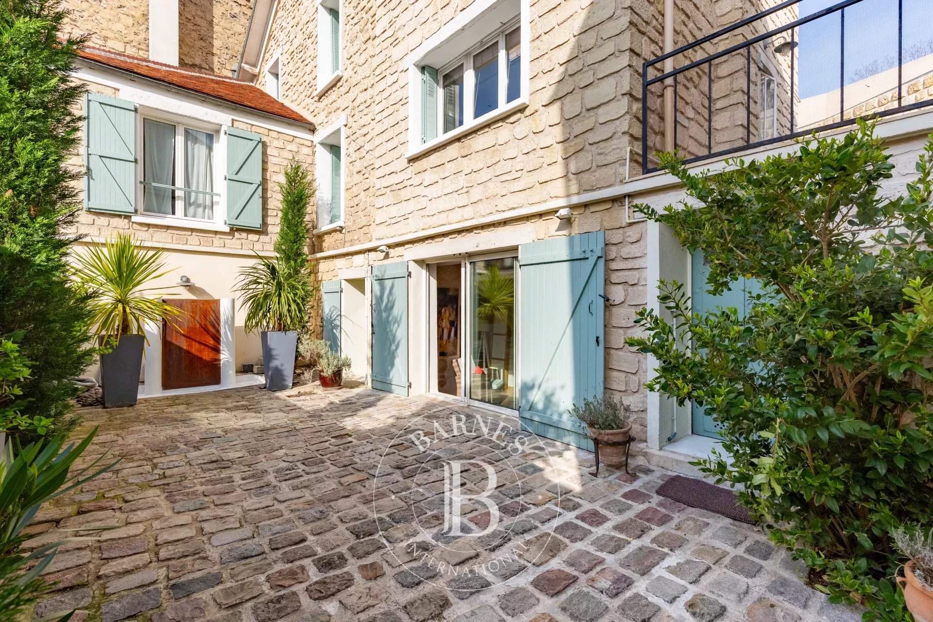 Carrières-sur-Seine  - Maison 7 Pièces 3 Chambres - picture 1