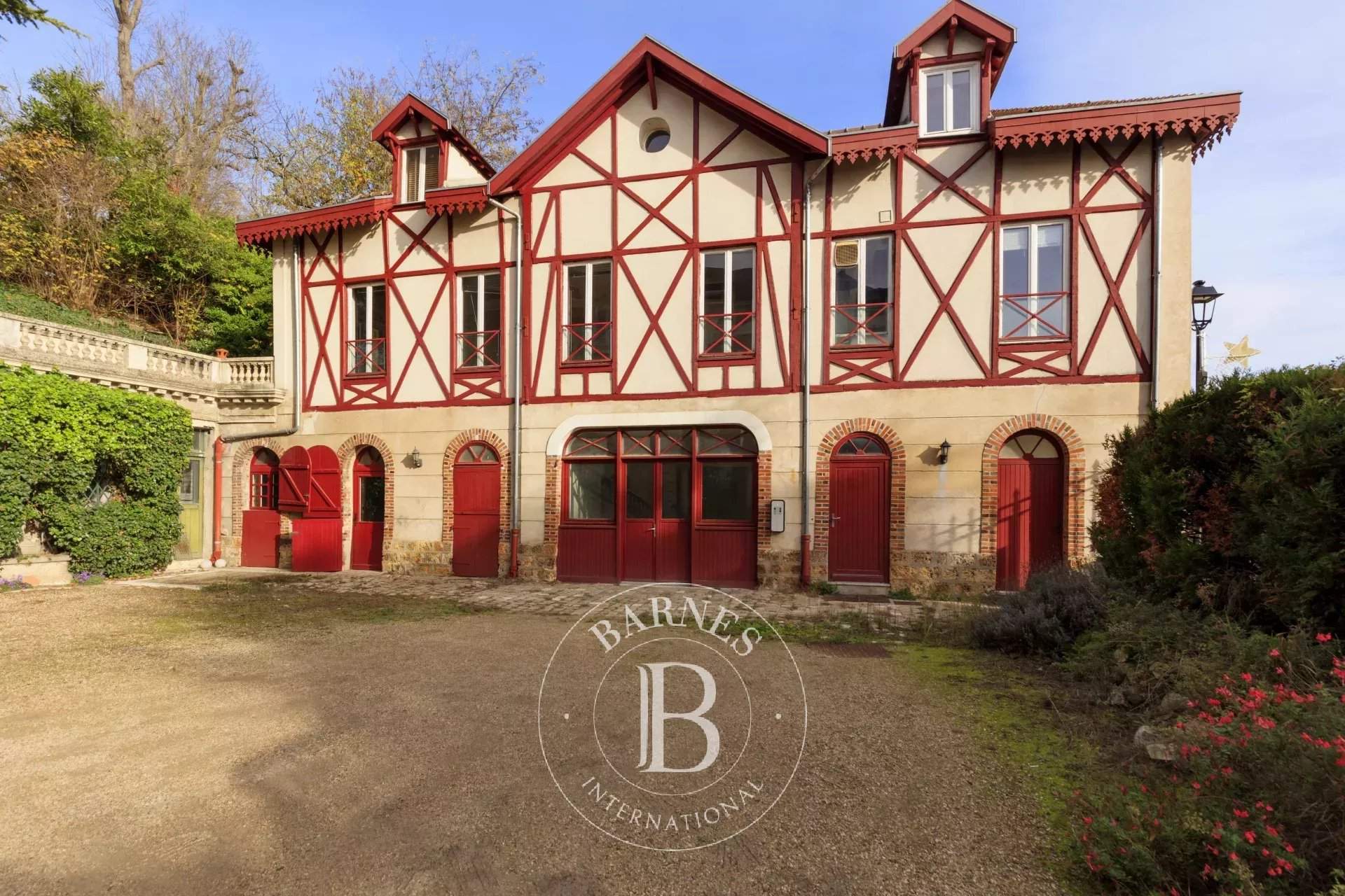 Le Mesnil-le-Roi  - House 3 Bedrooms - picture 2