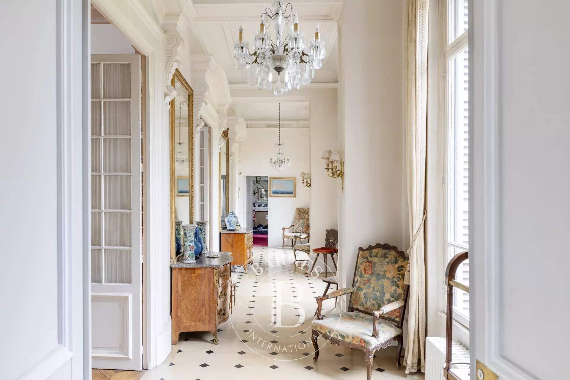 Saint-Germain-en-Laye  - Palacete 29 Cuartos 15 Habitaciones - picture 9