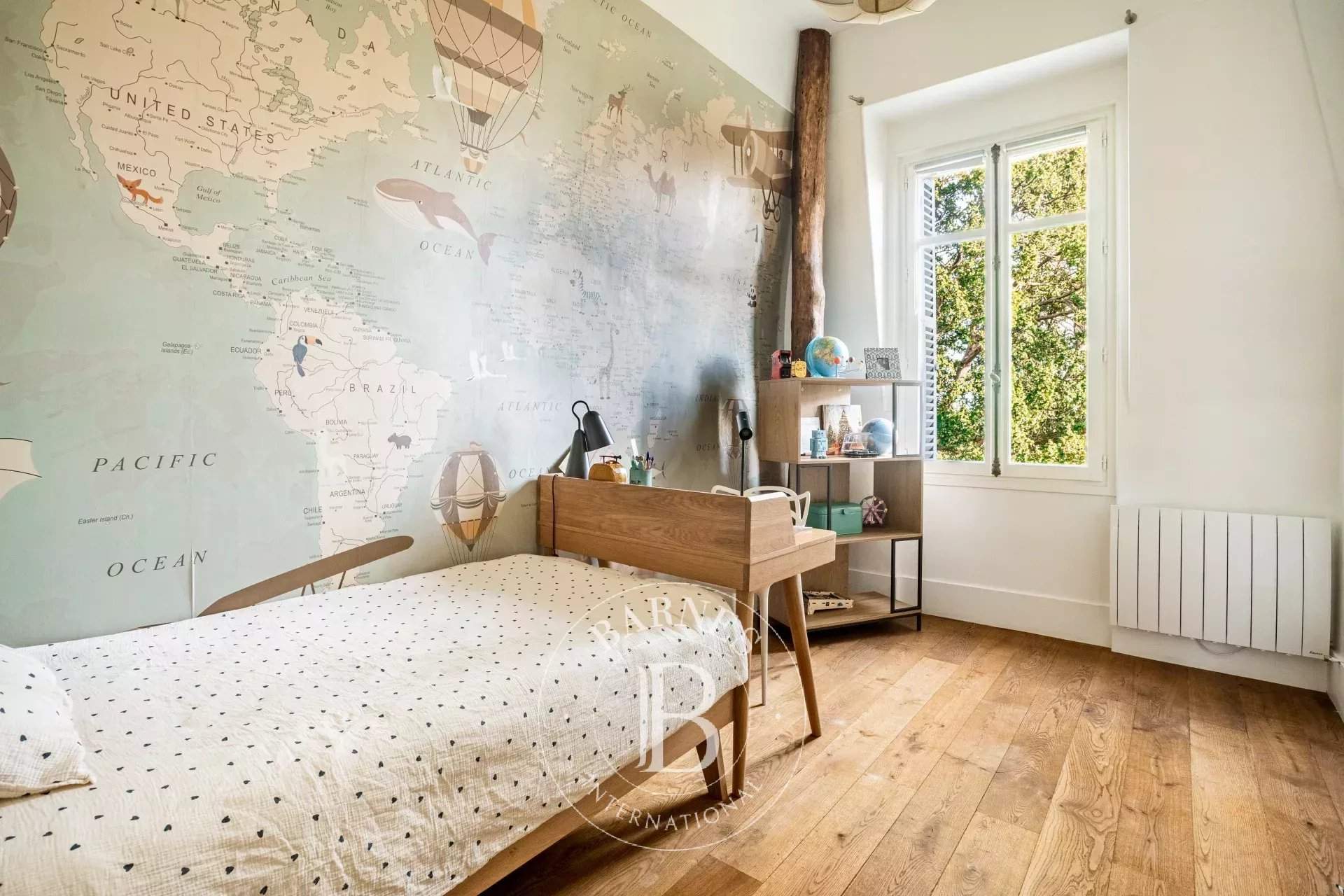 Saint-Germain-en-Laye  - Maison 11 Pi&egrave;ces 5 Chambres - picture 17