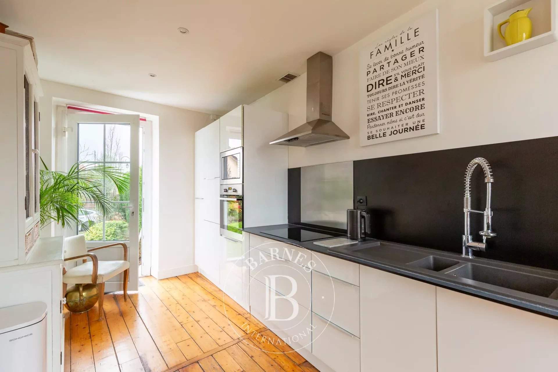 Le Mesnil-le-Roi  - House 5 Bedrooms - picture 5