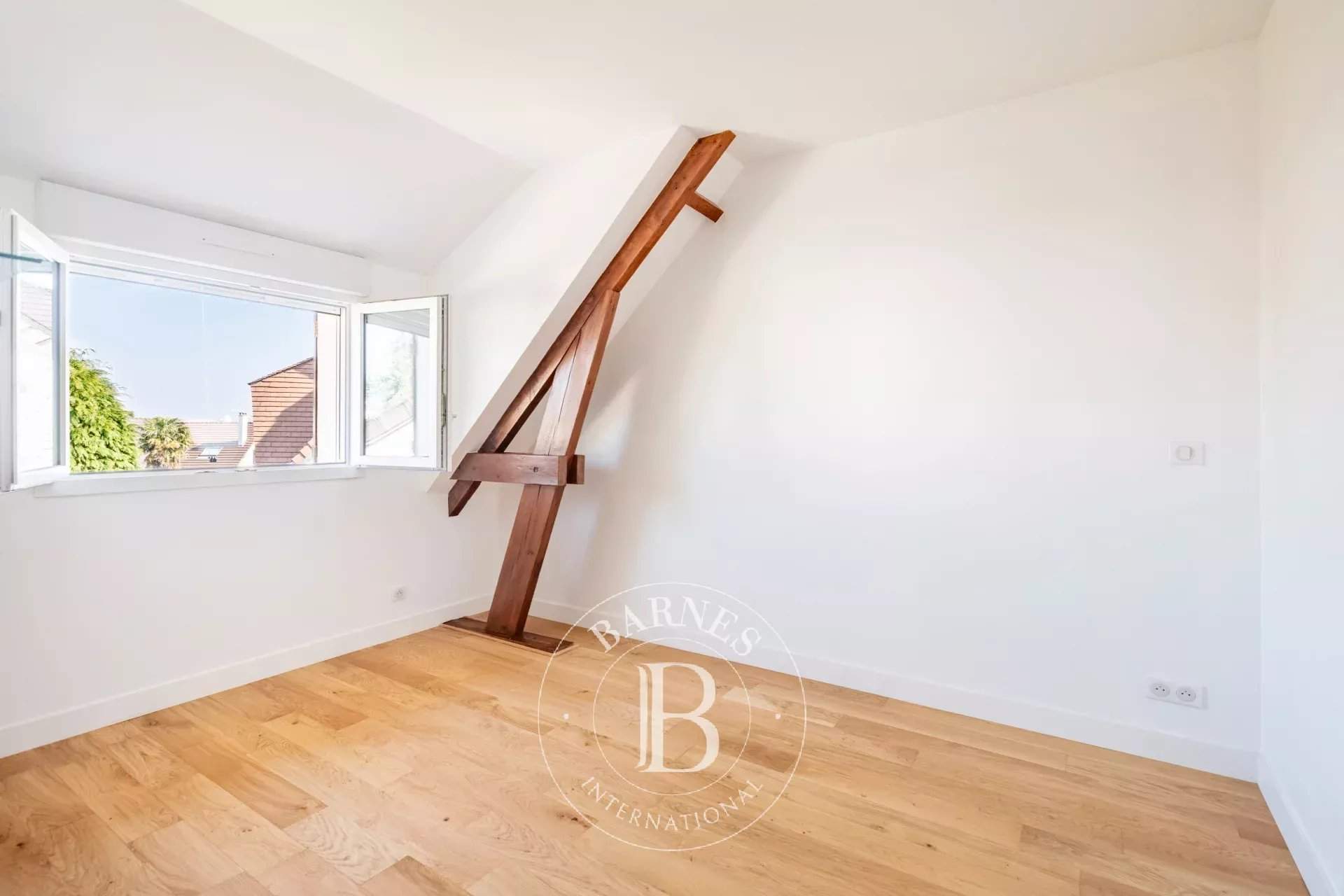 Saint-Germain-en-Laye  - Maison 6 Pi&egrave;ces 4 Chambres - picture 14