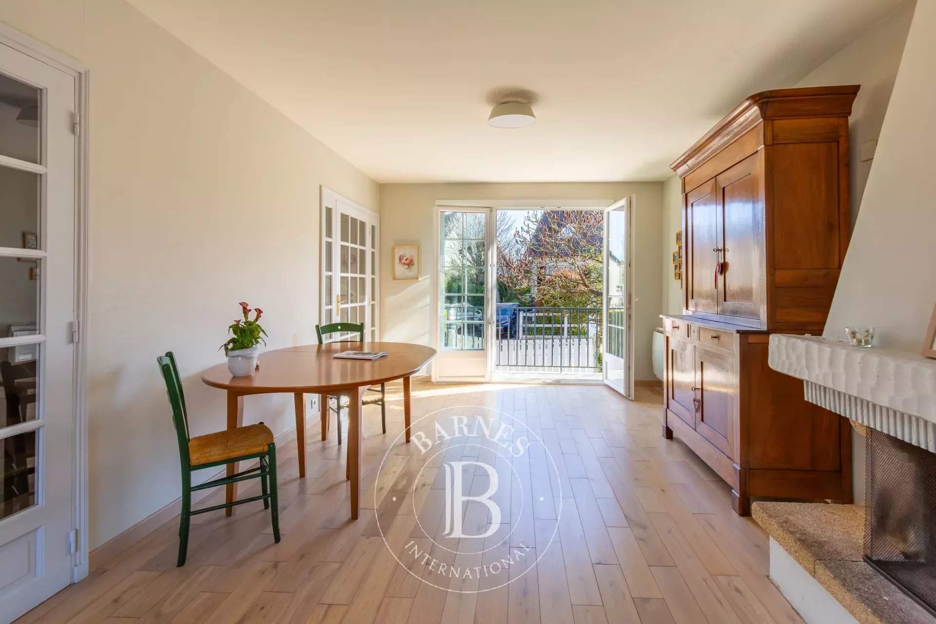 Saint-Germain-en-Laye  - Maison 6 Pi&egrave;ces 4 Chambres - picture 16