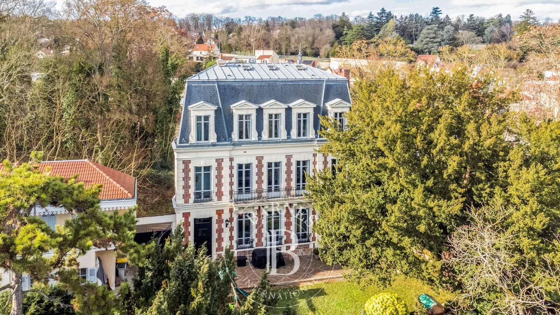 Saint-Germain-en-Laye  - Maison 11 Pi&egrave;ces 5 Chambres - picture 20