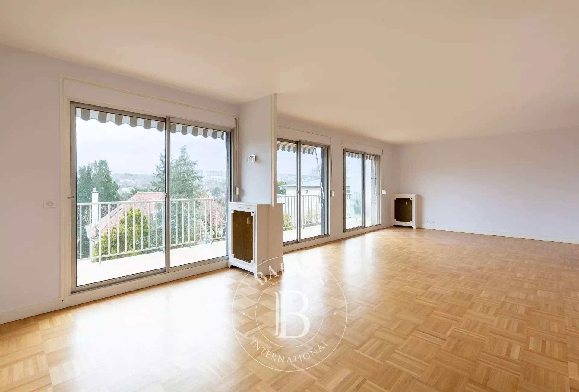 Saint-Germain-en-Laye  - Apartment 4 Bedrooms - picture 9