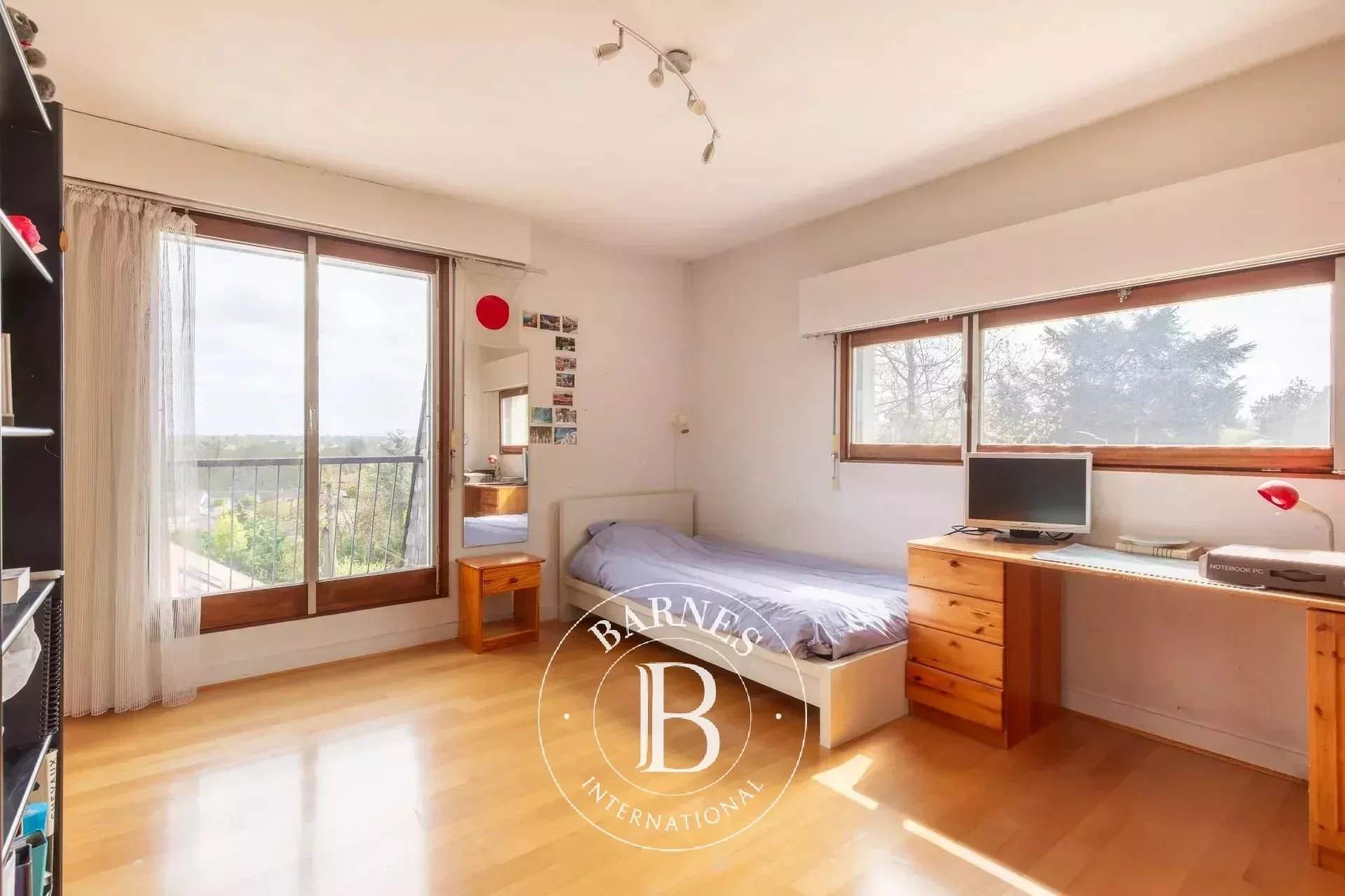 Saint-Germain-en-Laye  - House 6 Bedrooms - picture 17