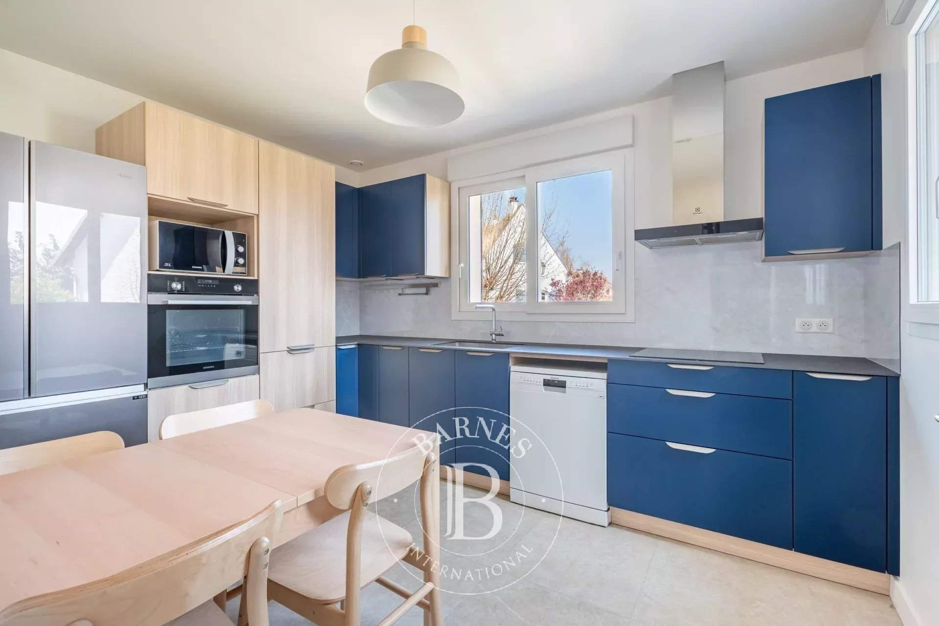 Saint-Germain-en-Laye  - Maison 6 Pi&egrave;ces 4 Chambres - picture 9