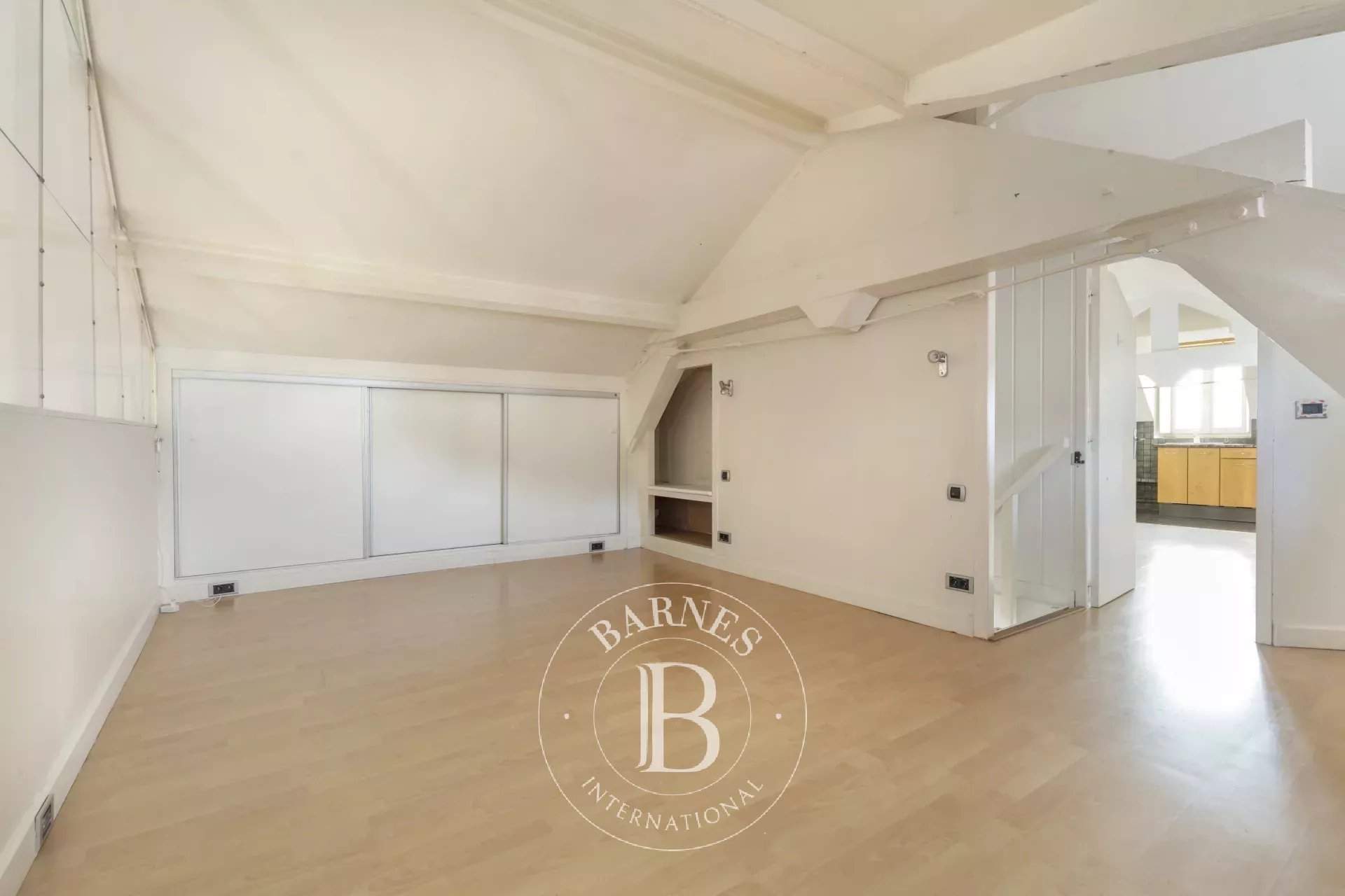 Le Mesnil-le-Roi  - House 3 Bedrooms - picture 9