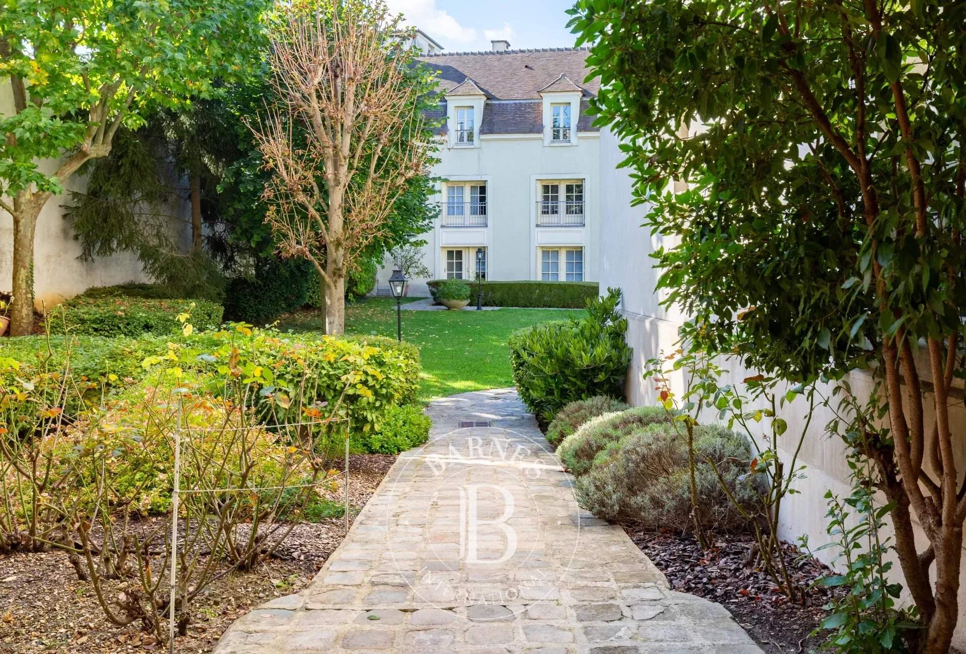 Saint-Germain-en-Laye  - Appartement 4 Pièces 2 Chambres - picture 9