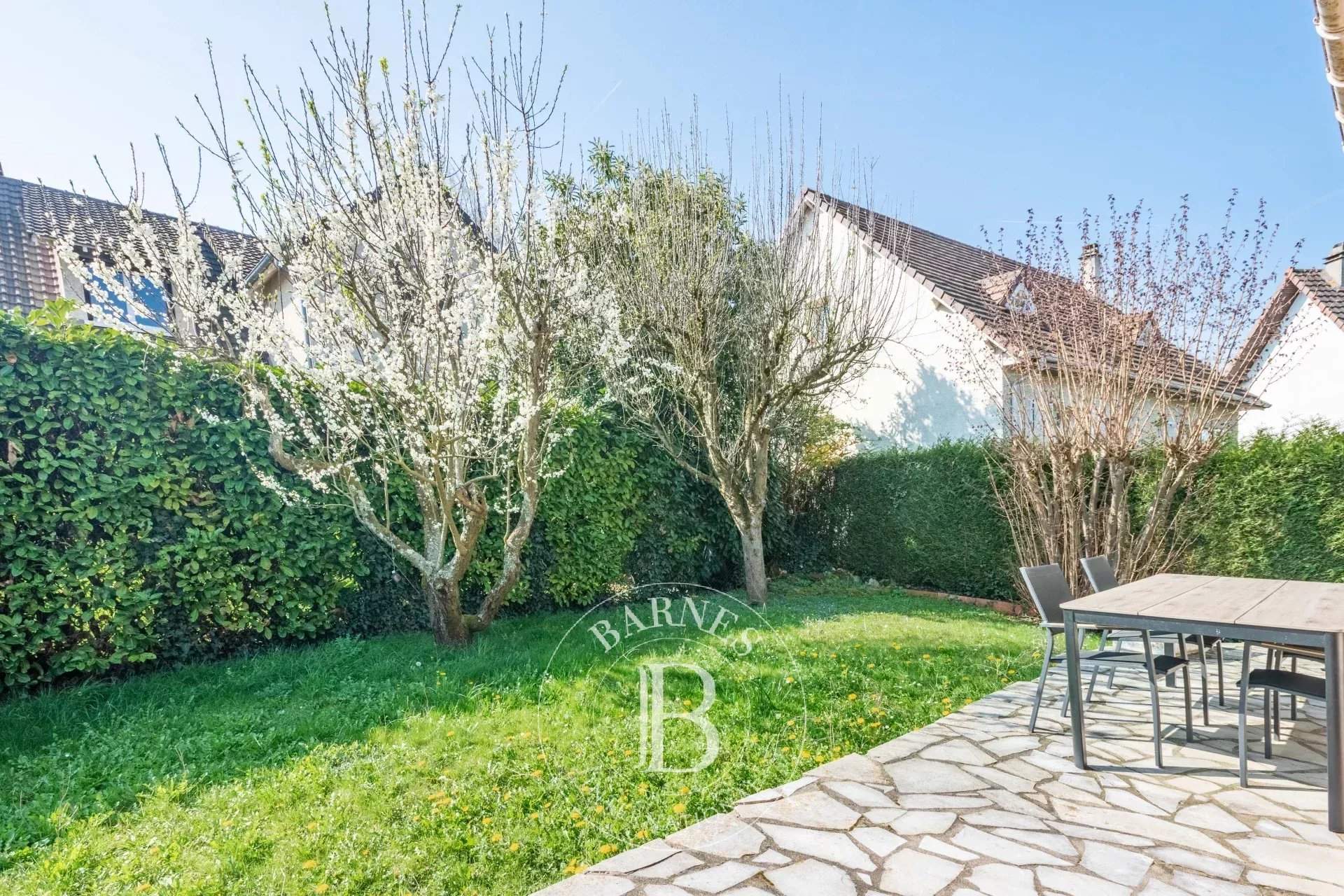 Saint-Germain-en-Laye  - Maison 6 Pi&egrave;ces 4 Chambres - picture 4