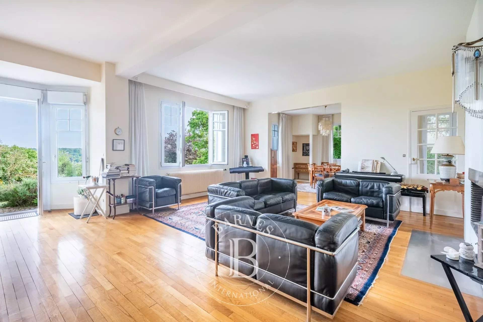 Saint-Germain-en-Laye  - Maison 8 Pi&egrave;ces 6 Chambres - picture 9