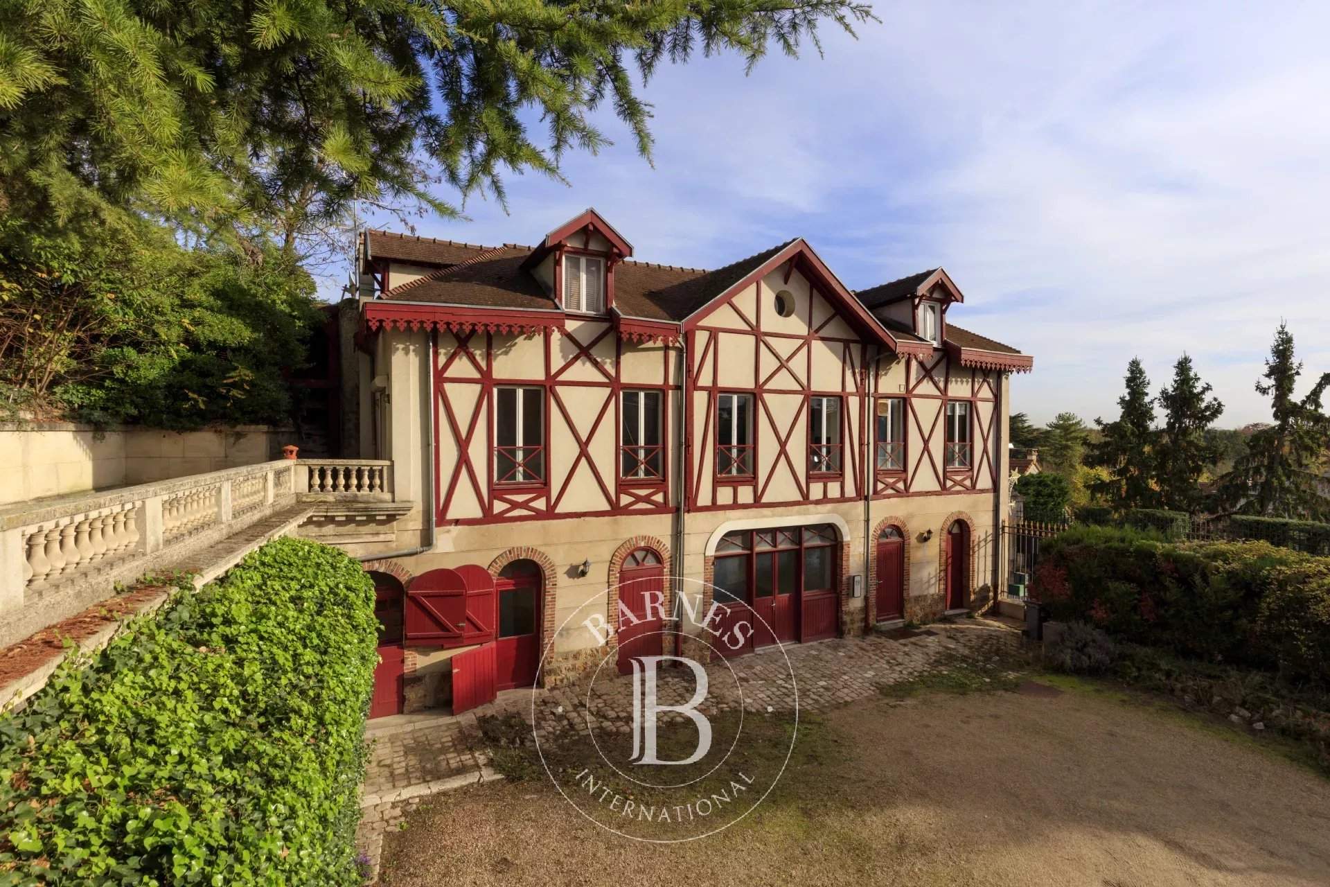 Le Mesnil-le-Roi  - House 3 Bedrooms - picture 1