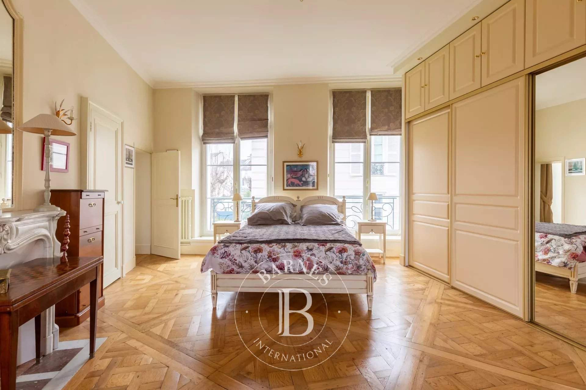 Saint-Germain-en-Laye  - Appartement 5 Pièces 3 Chambres - picture 7