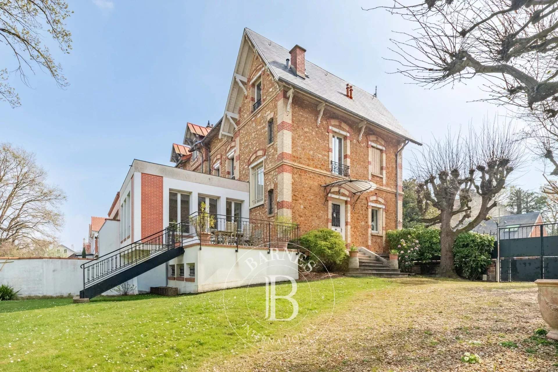 Saint-Germain-en-Laye  - Maison 9 Pi&egrave;ces - picture 1