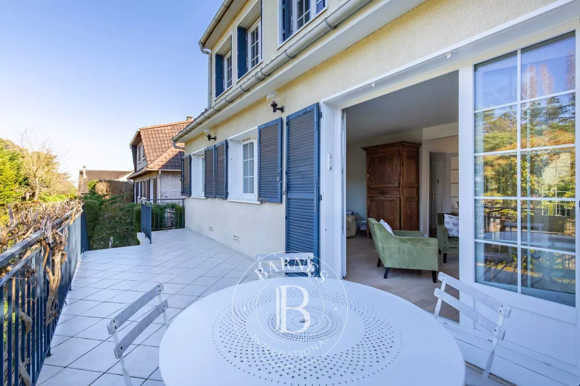 Saint-Germain-en-Laye  - Maison 6 Pi&egrave;ces 4 Chambres - picture 12