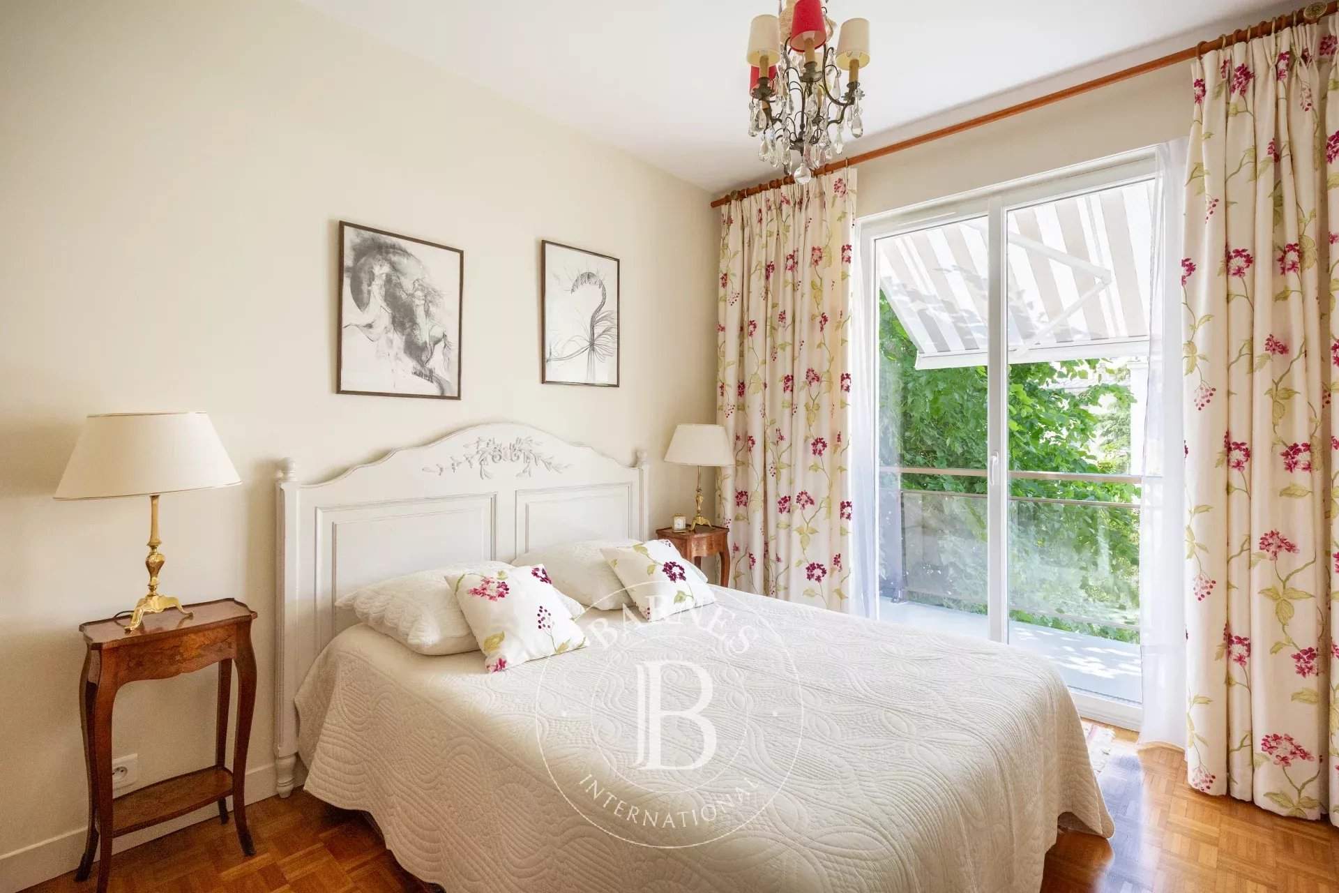 Saint-Germain-en-Laye  - Appartement 5 Pi&egrave;ces 2 Chambres - picture 8