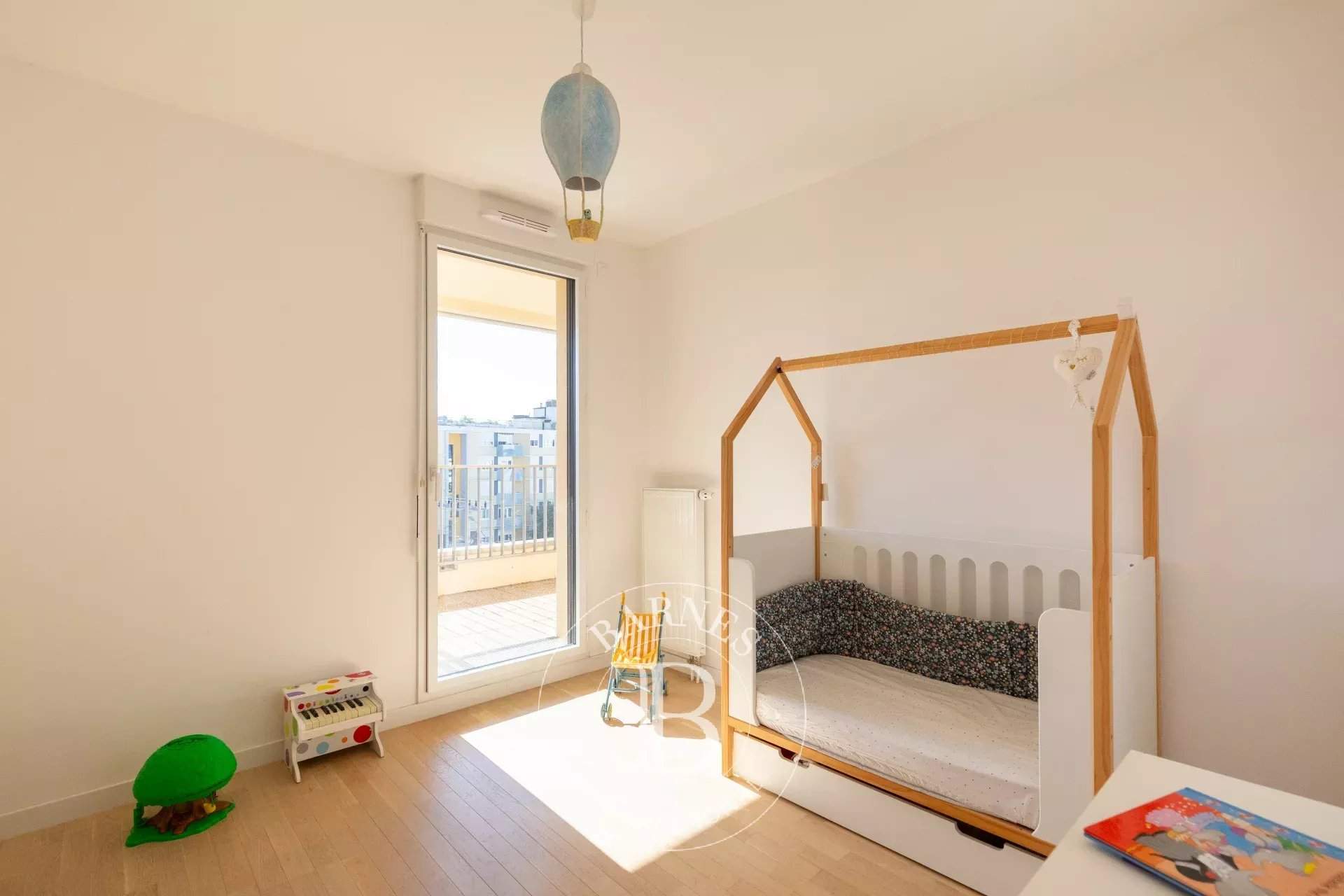 Saint-Germain-en-Laye  - Apartment 2 Bedrooms - picture 2