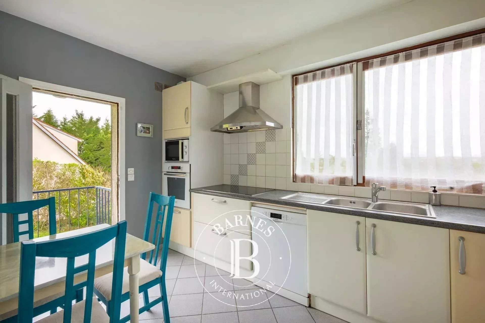 Saint-Germain-en-Laye  - House 6 Bedrooms - picture 9