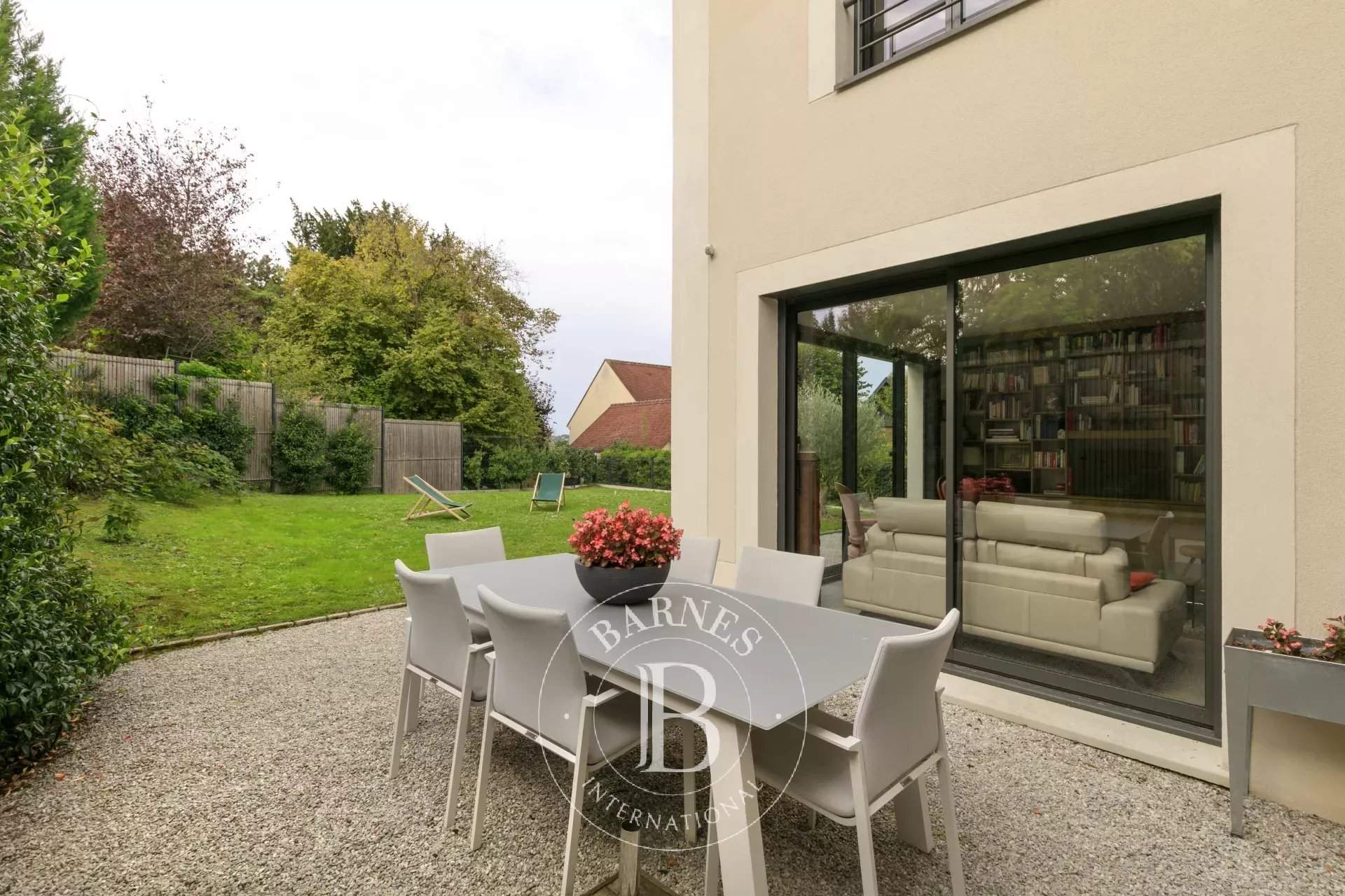 Saint-Germain-en-Laye  - House 5 Bedrooms - picture 1