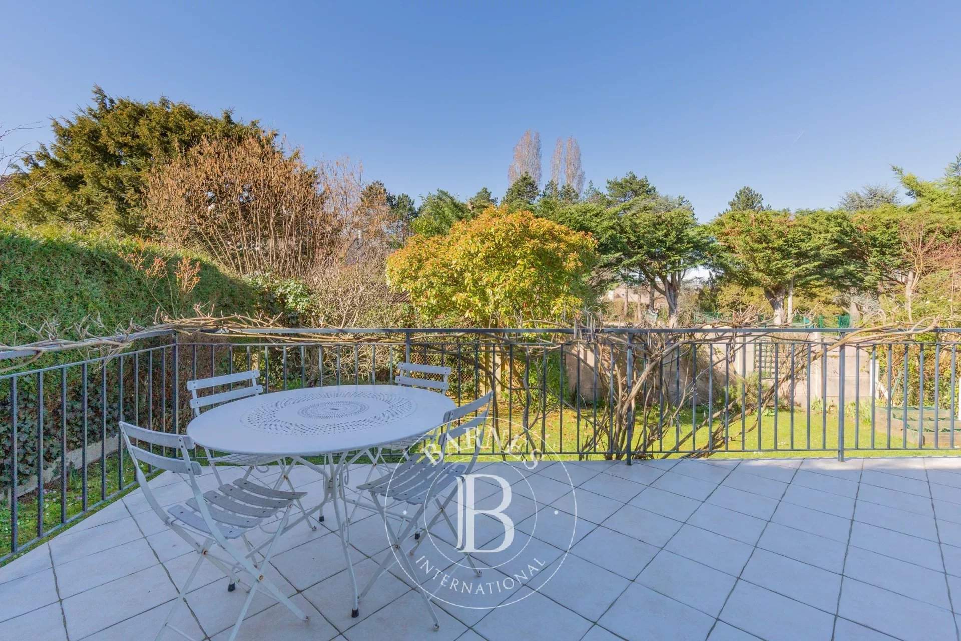 Saint-Germain-en-Laye  - Maison 6 Pi&egrave;ces 4 Chambres - picture 17