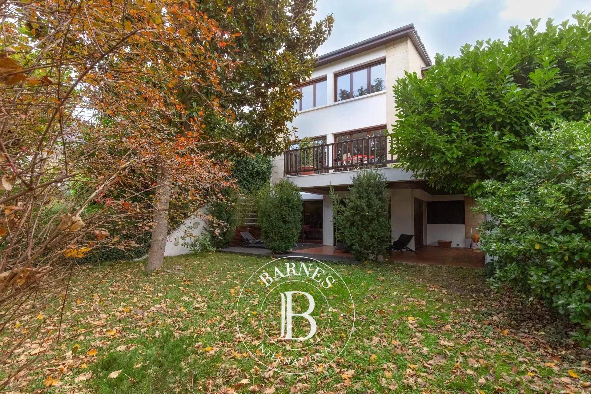 Le Pecq  - House 3 Bedrooms - picture 1