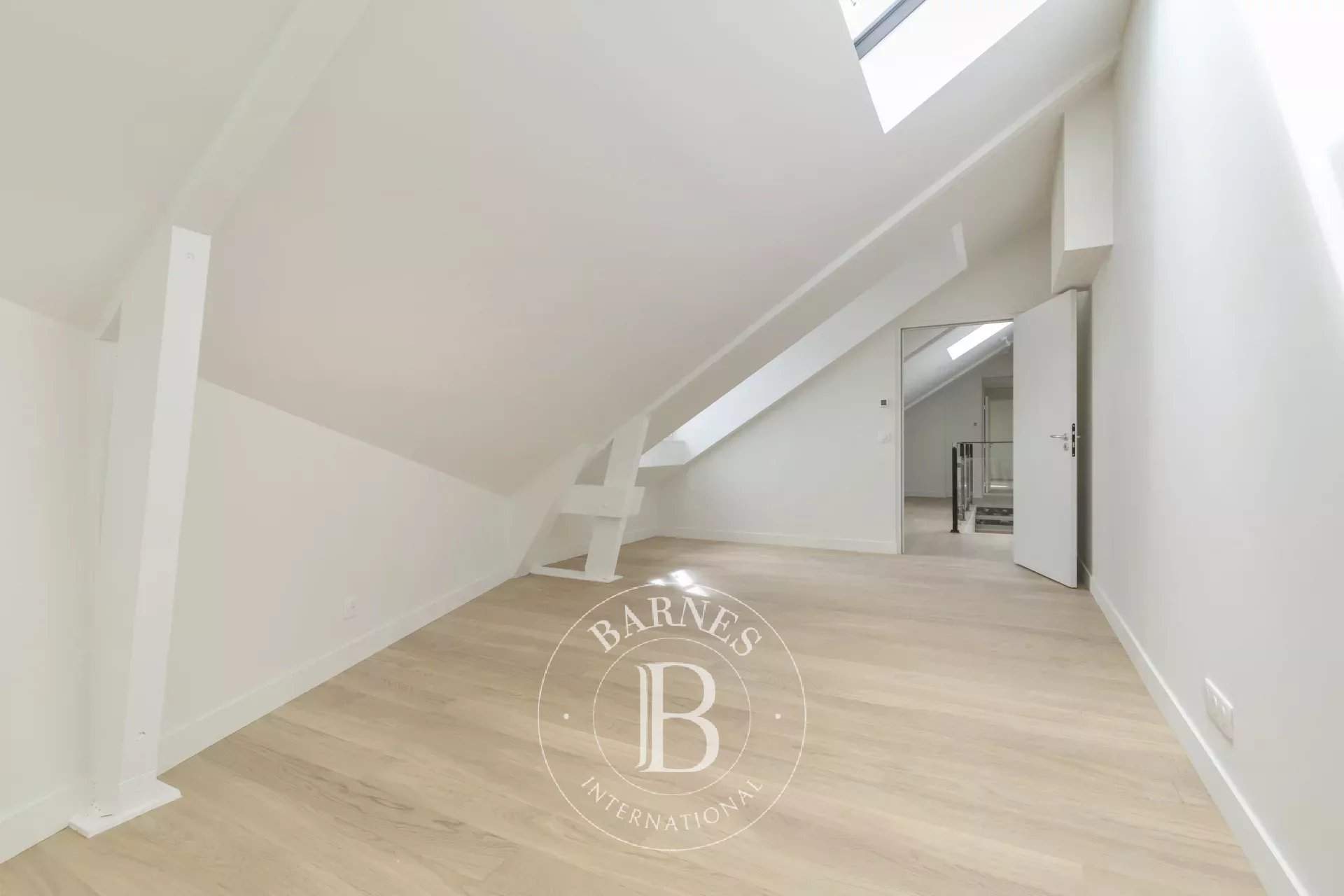 Saint-Germain-en-Laye  - Appartement 6 Pièces 3 Chambres - picture 10