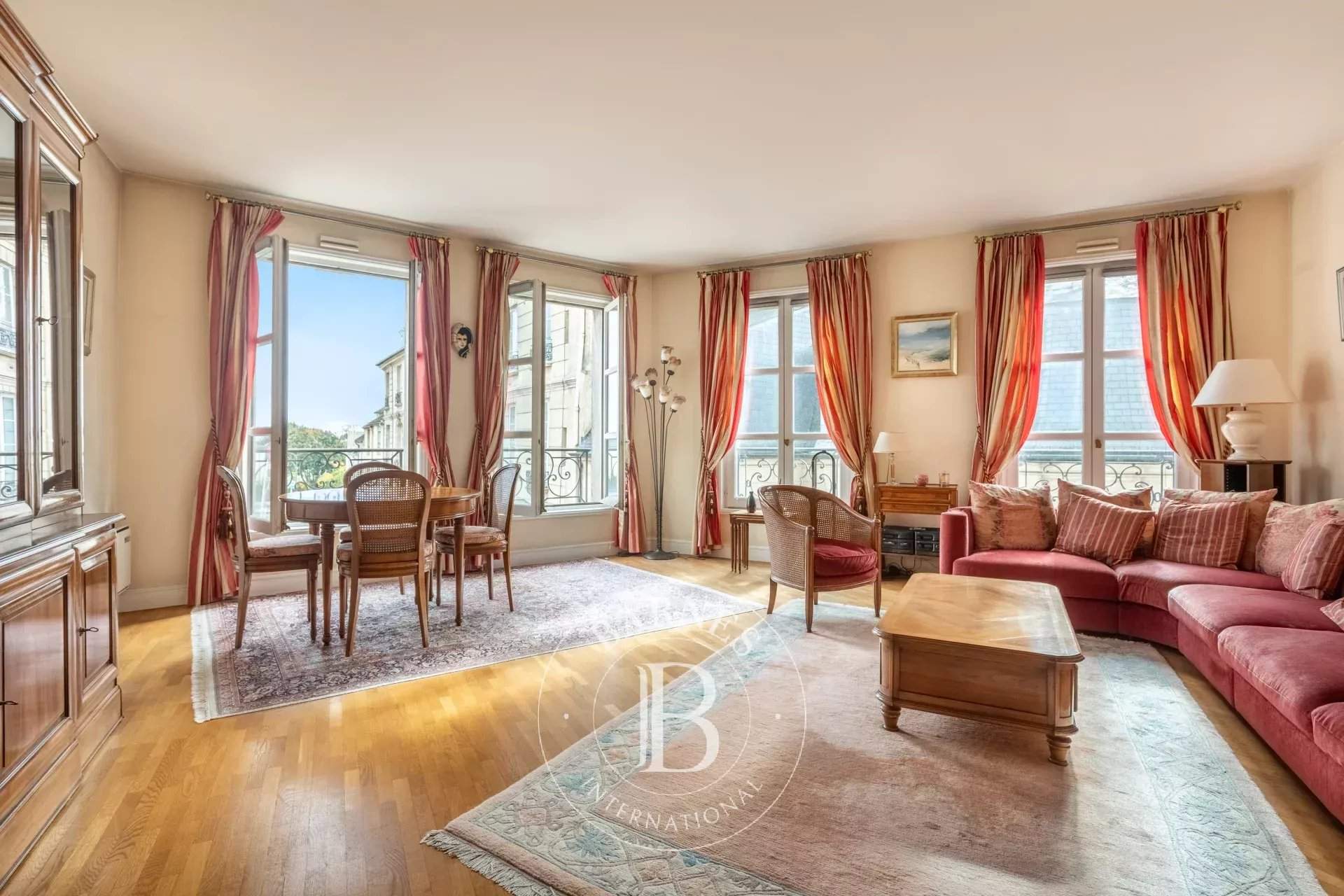Saint-Germain-en-Laye  - Appartement 3 Pièces 2 Chambres - picture 1