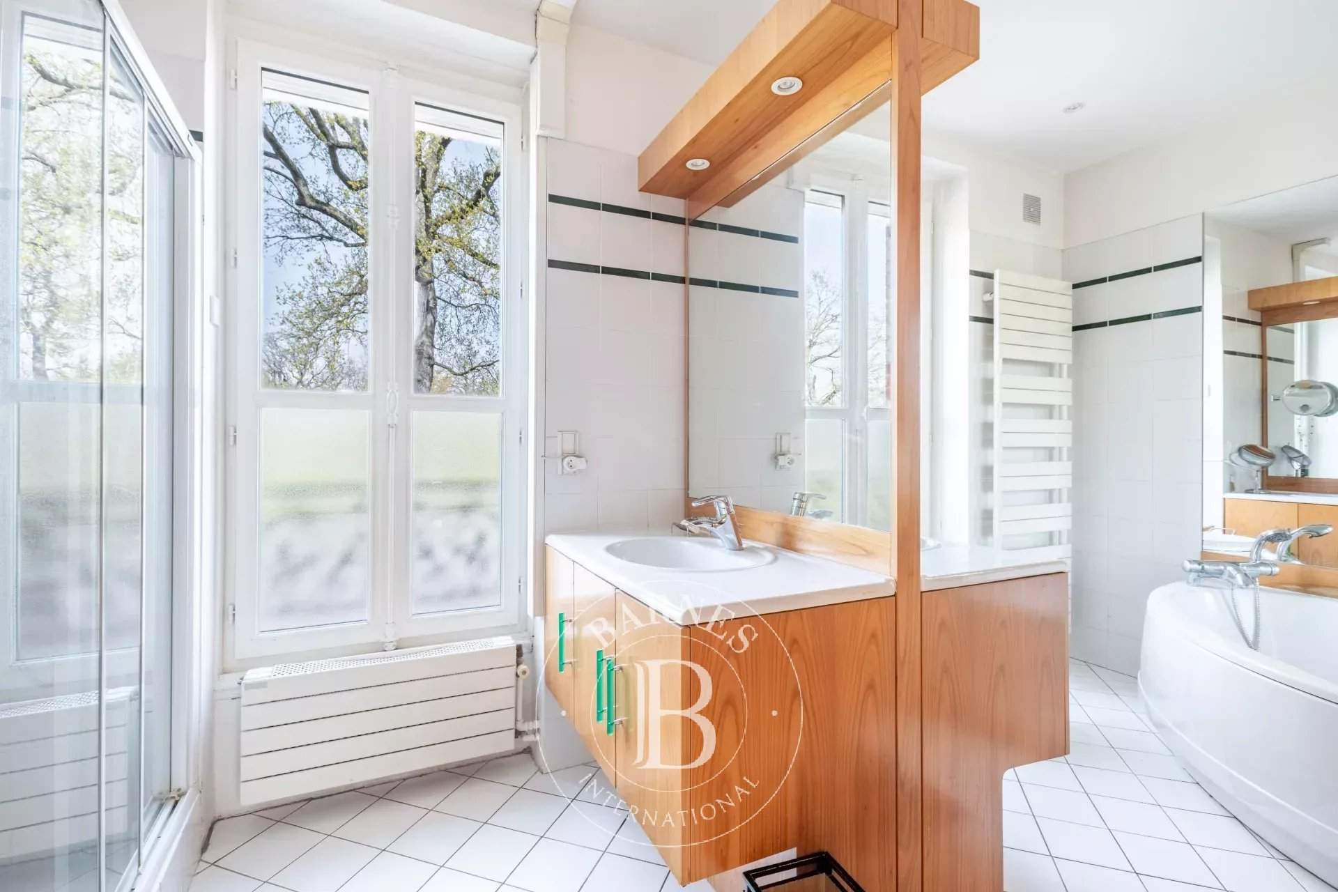 Saint-Germain-en-Laye  - Maison 9 Pi&egrave;ces - picture 14