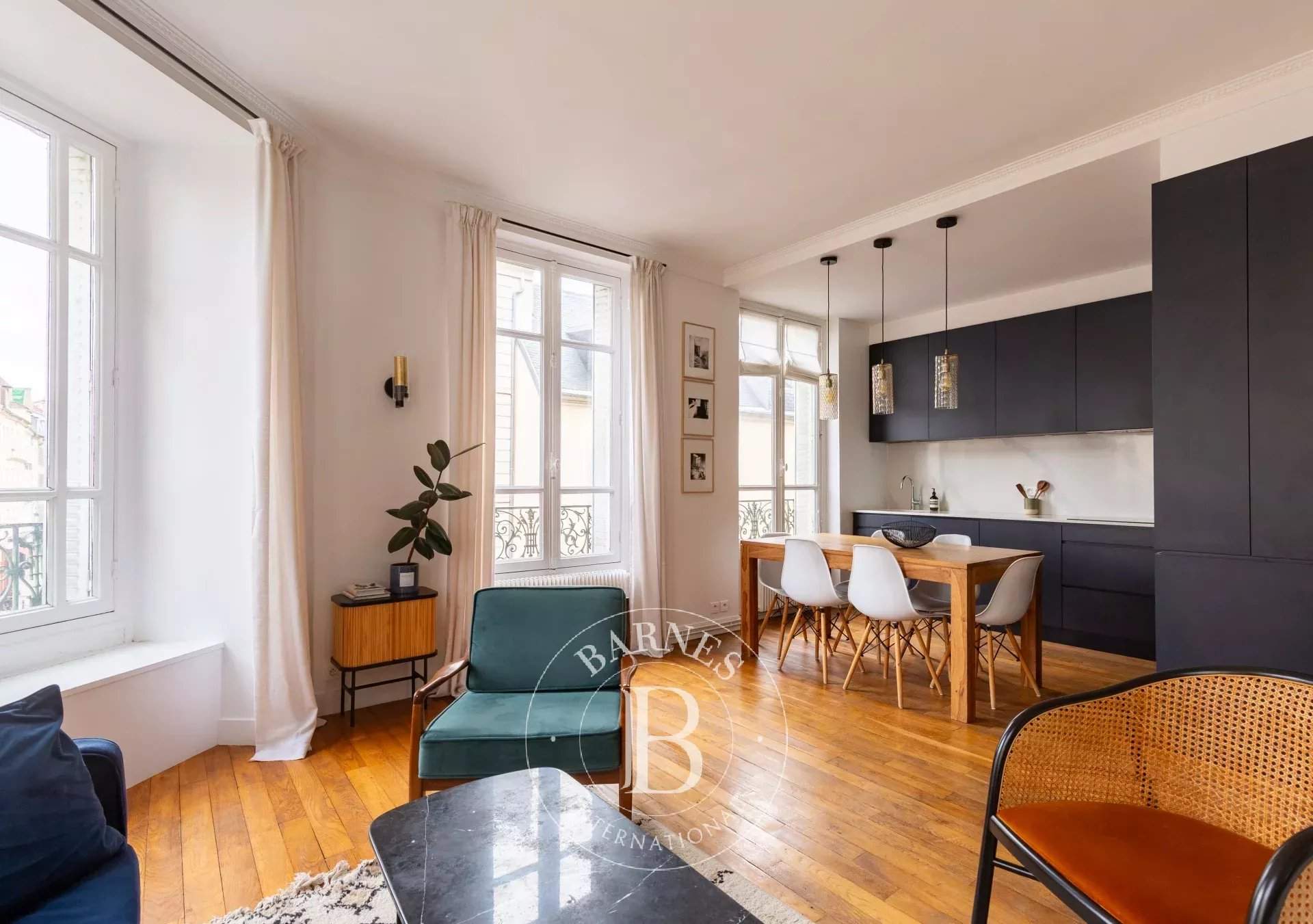 Saint-Germain-en-Laye  - Appartement 3 Pièces 2 Chambres - picture 1