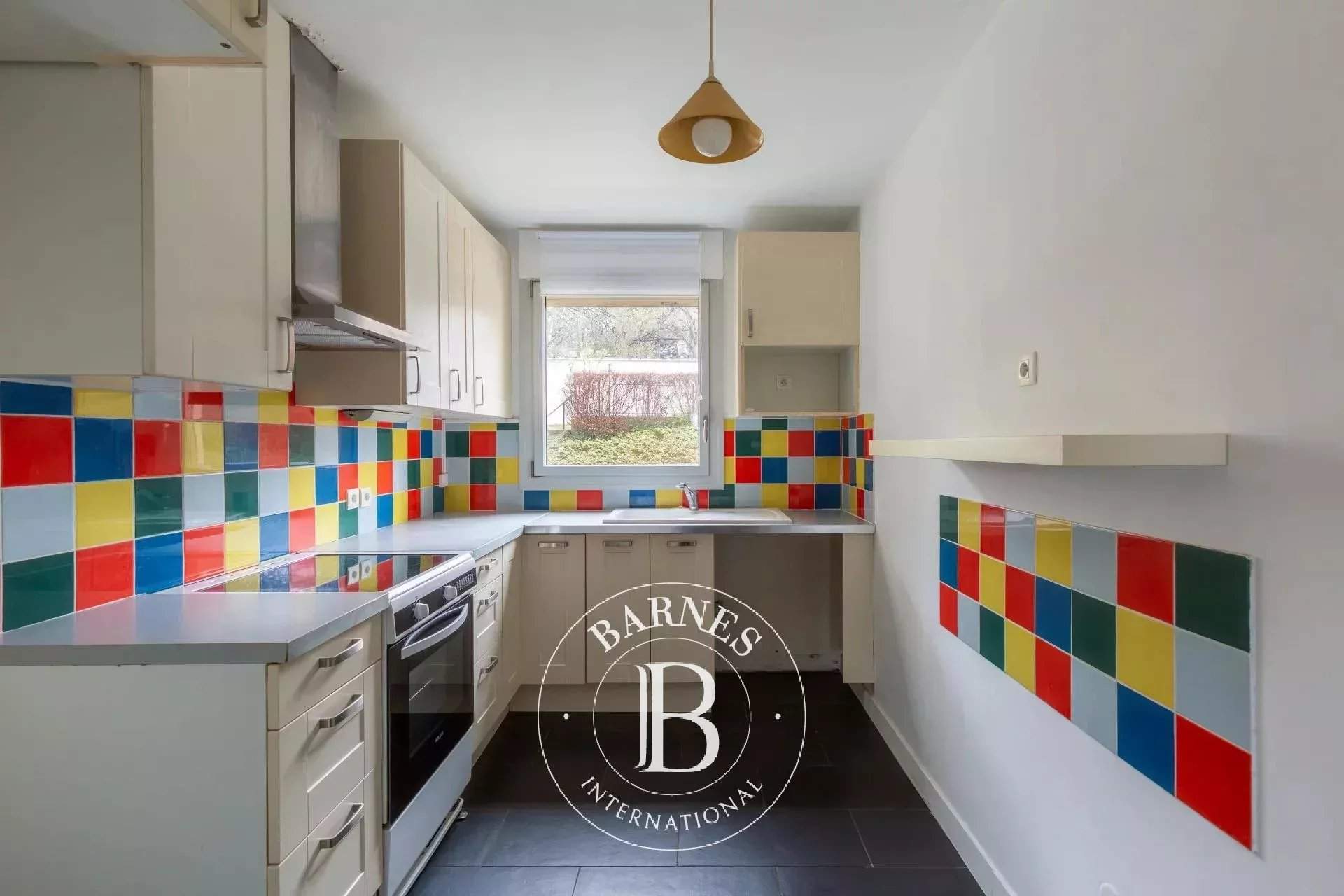 Saint-Germain-en-Laye  - Appartement 4 Pi&egrave;ces 2 Chambres - picture 2