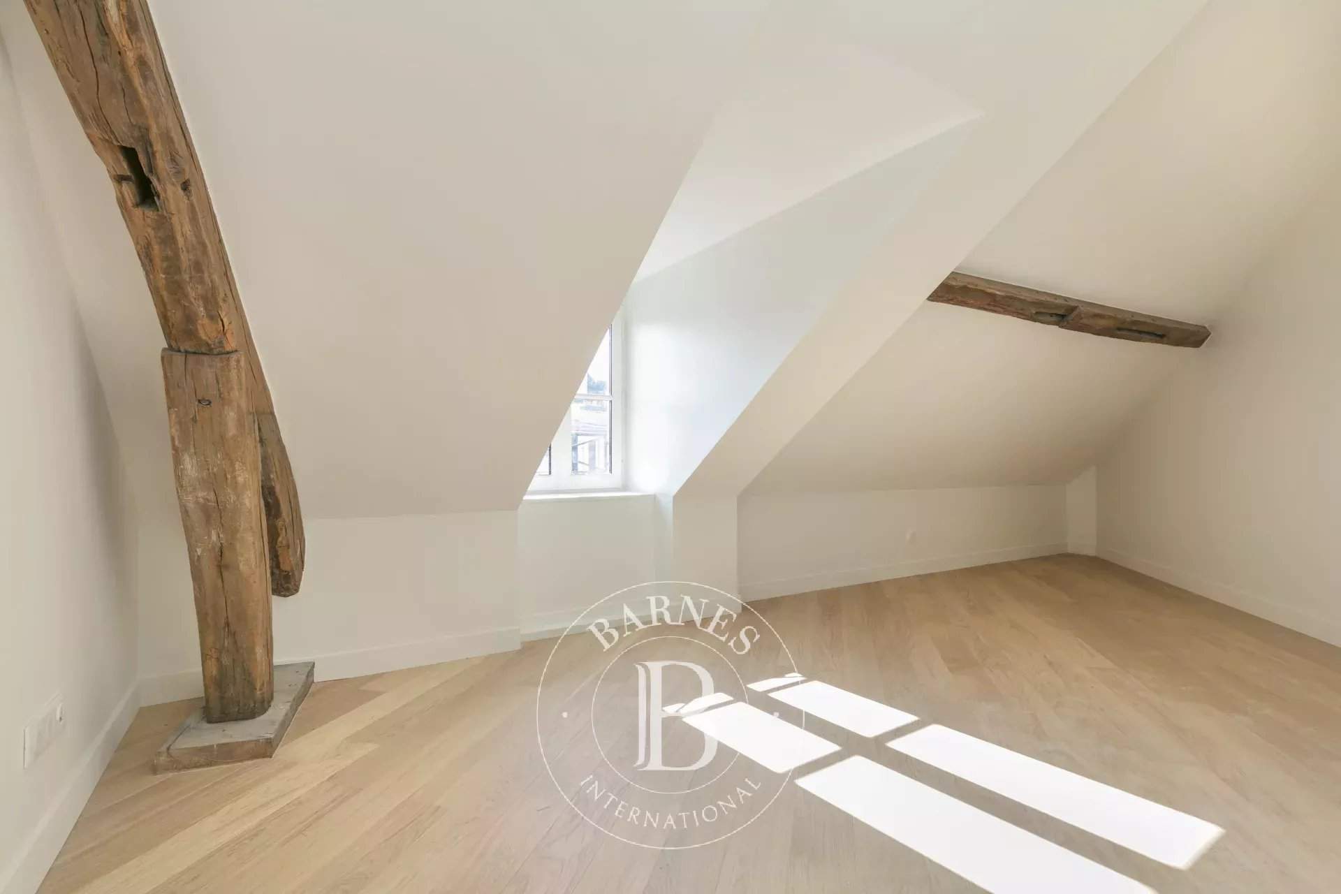 Saint-Germain-en-Laye  - Appartement 3 Pièces 2 Chambres - picture 9