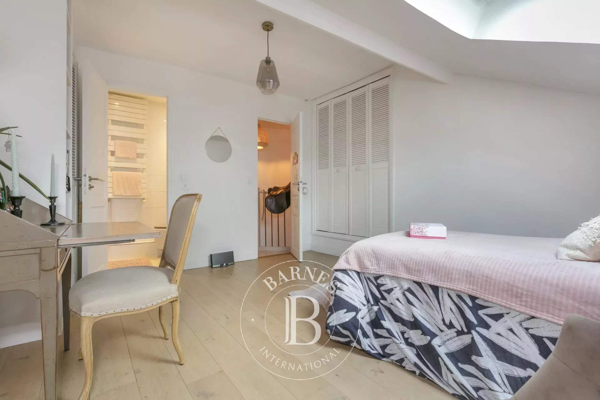 Saint-Germain-en-Laye  - Appartement 4 Pièces 2 Chambres - picture 9