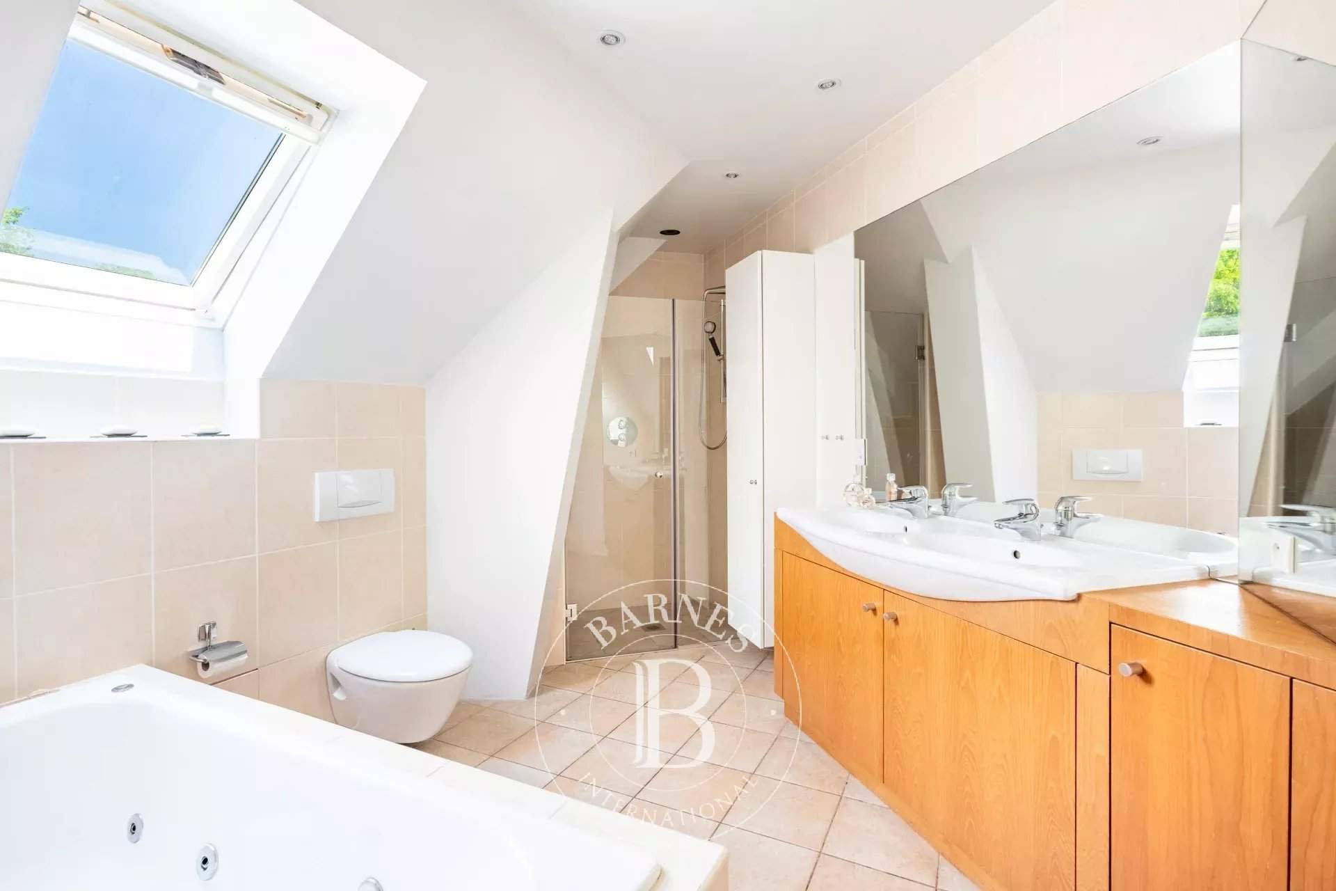Saint-Germain-en-Laye  - House 5 Bedrooms - picture 13