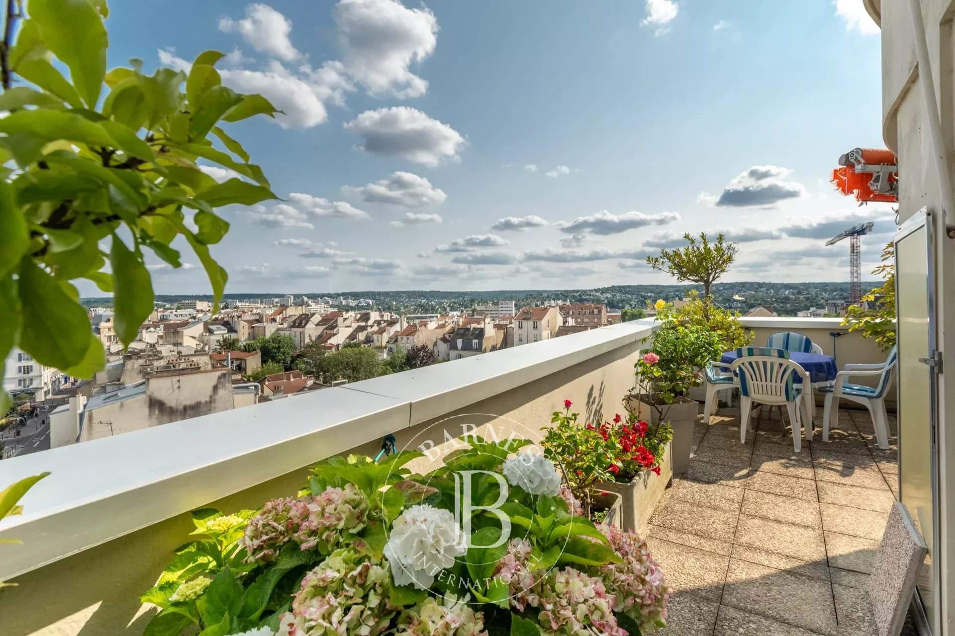 Saint-Germain-en-Laye  - Apartment 4 Bedrooms - picture 1