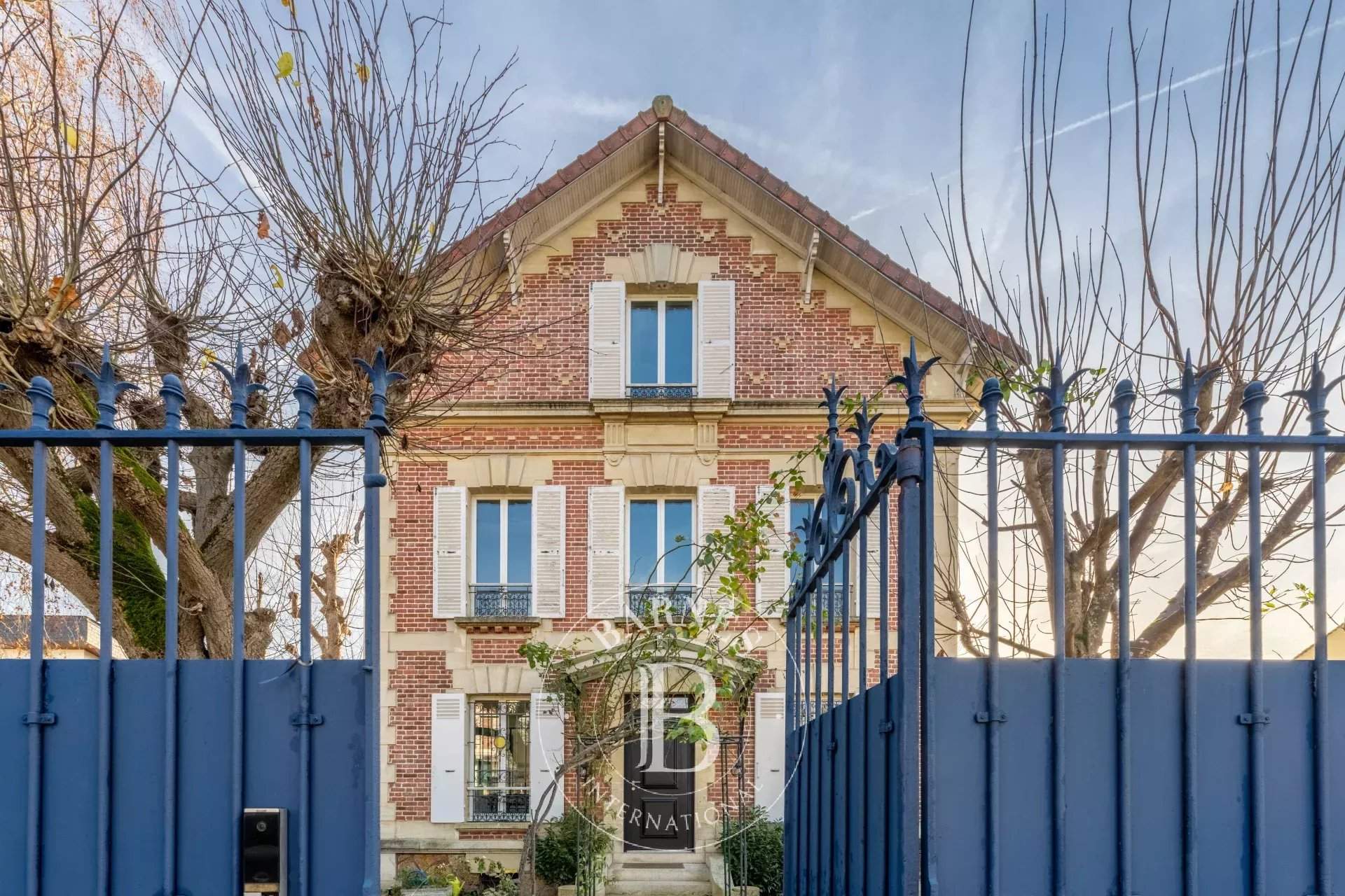 Le Mesnil-le-Roi  - Maison 6 Pièces 5 Chambres - picture 1