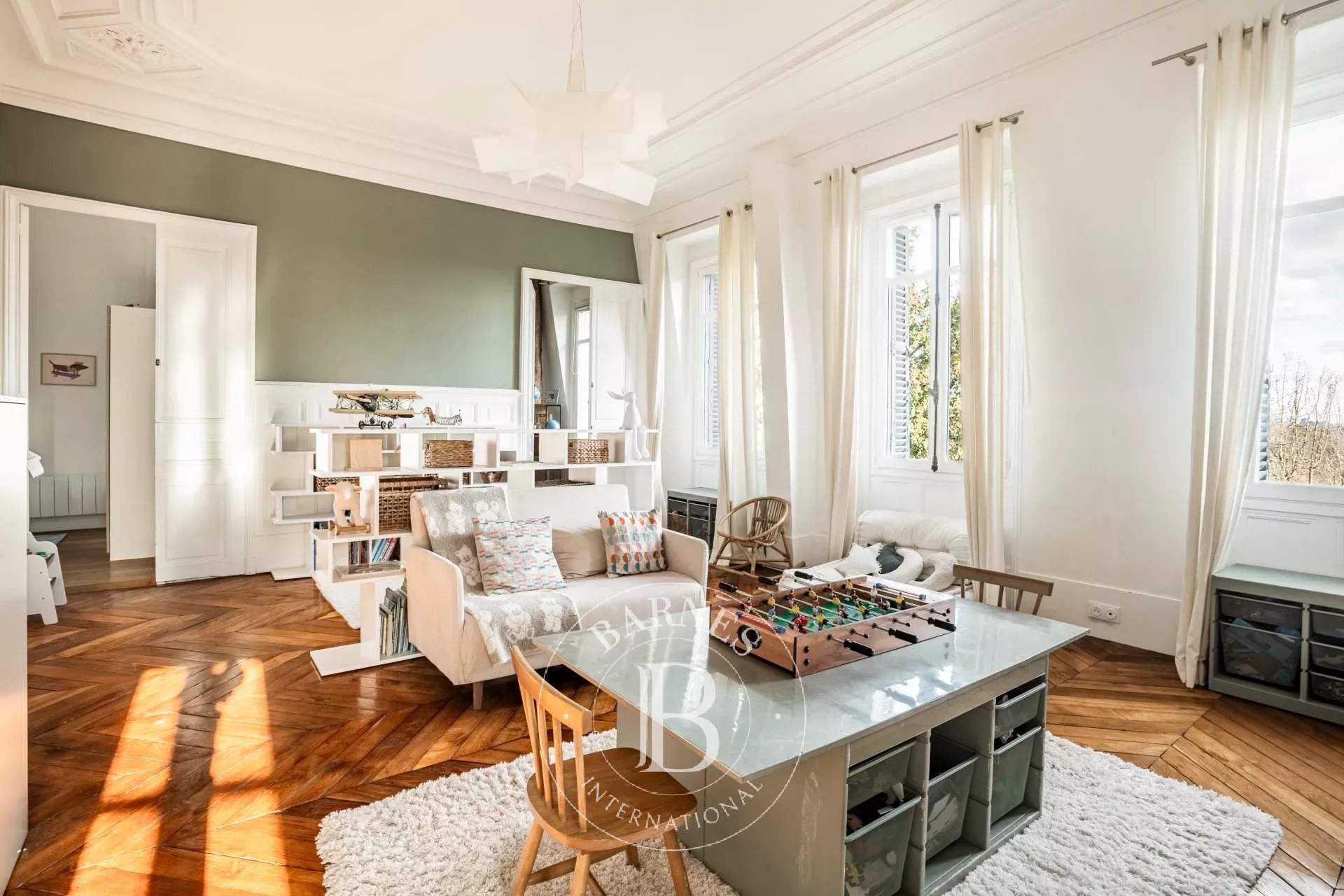 Saint-Germain-en-Laye  - Maison 11 Pi&egrave;ces 5 Chambres - picture 15