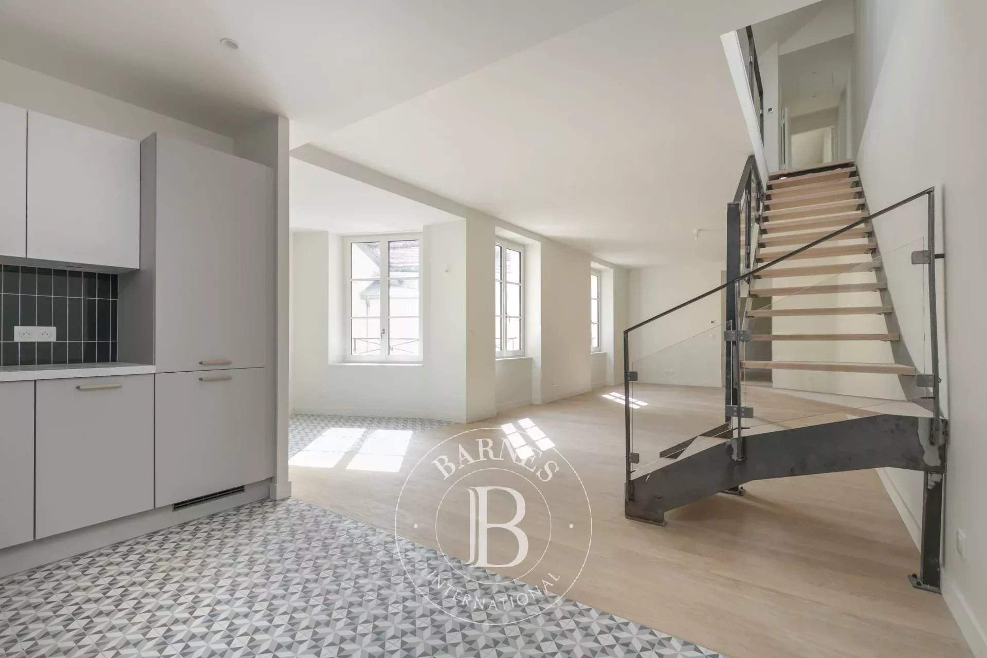 Saint-Germain-en-Laye  - Appartement 6 Pièces 3 Chambres - picture 4