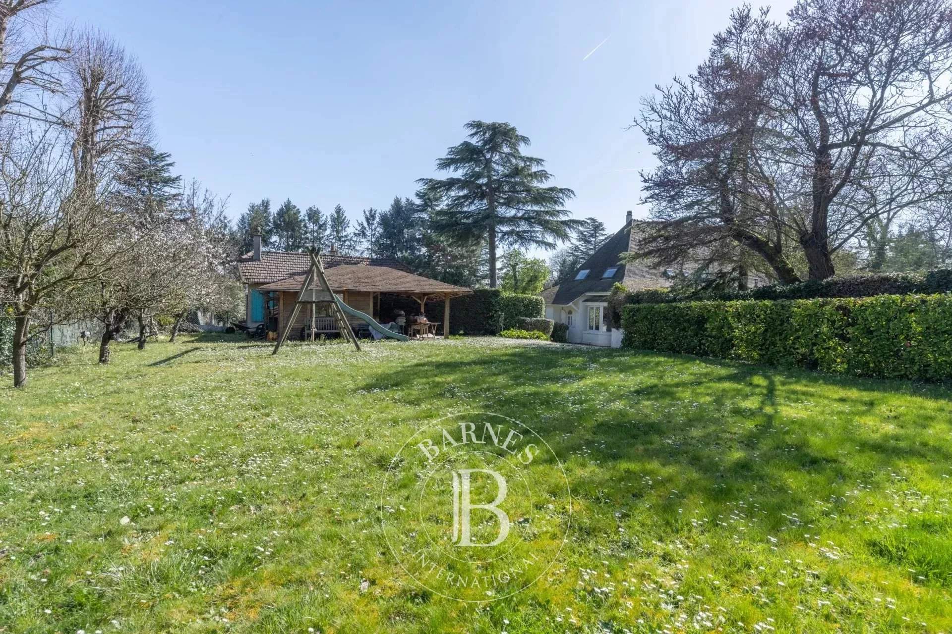 Saint-Germain-en-Laye  - Terrain constructible  - picture 1