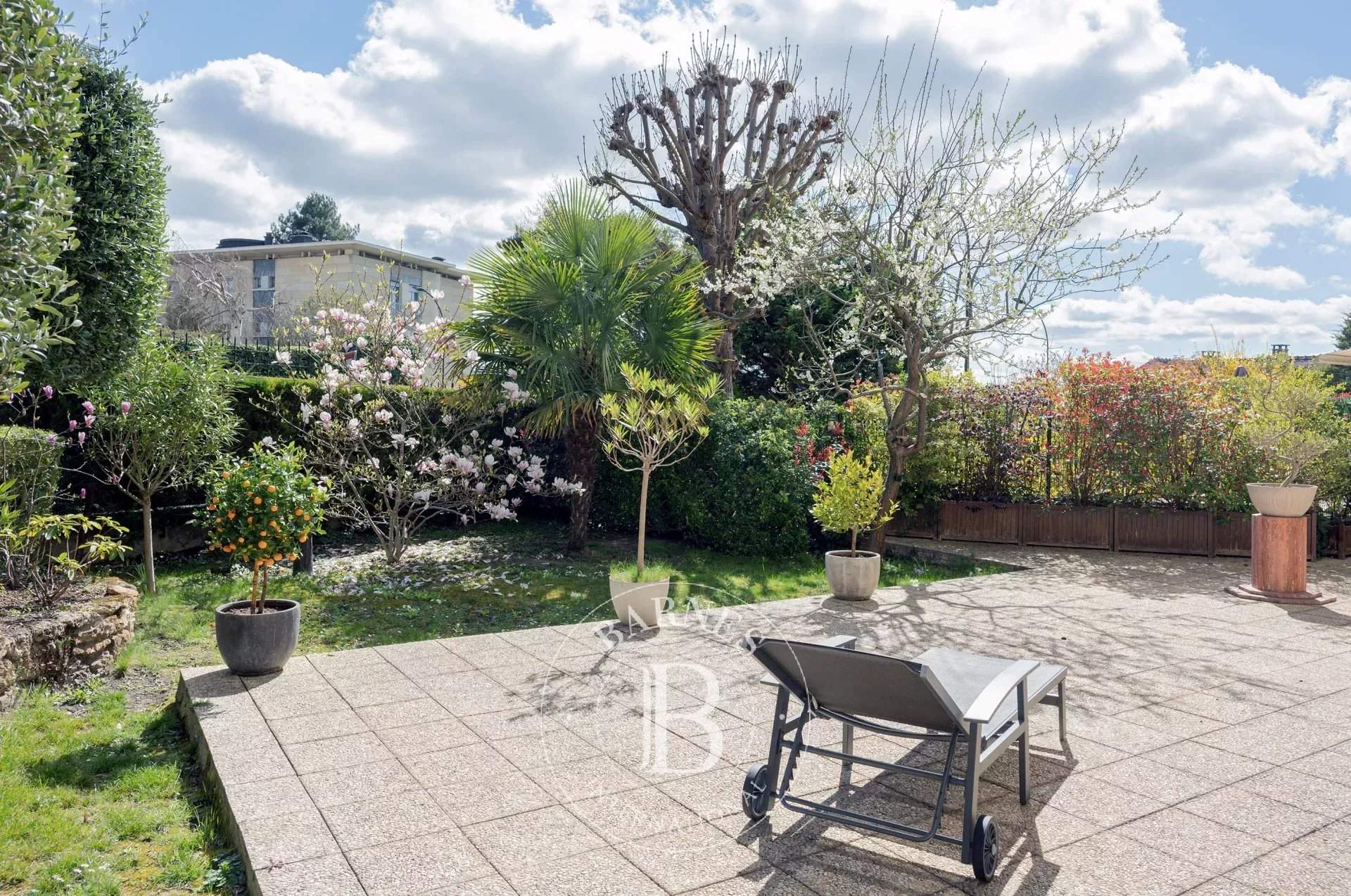 Saint-Germain-en-Laye  - Apartment 2 Bedrooms - picture 1